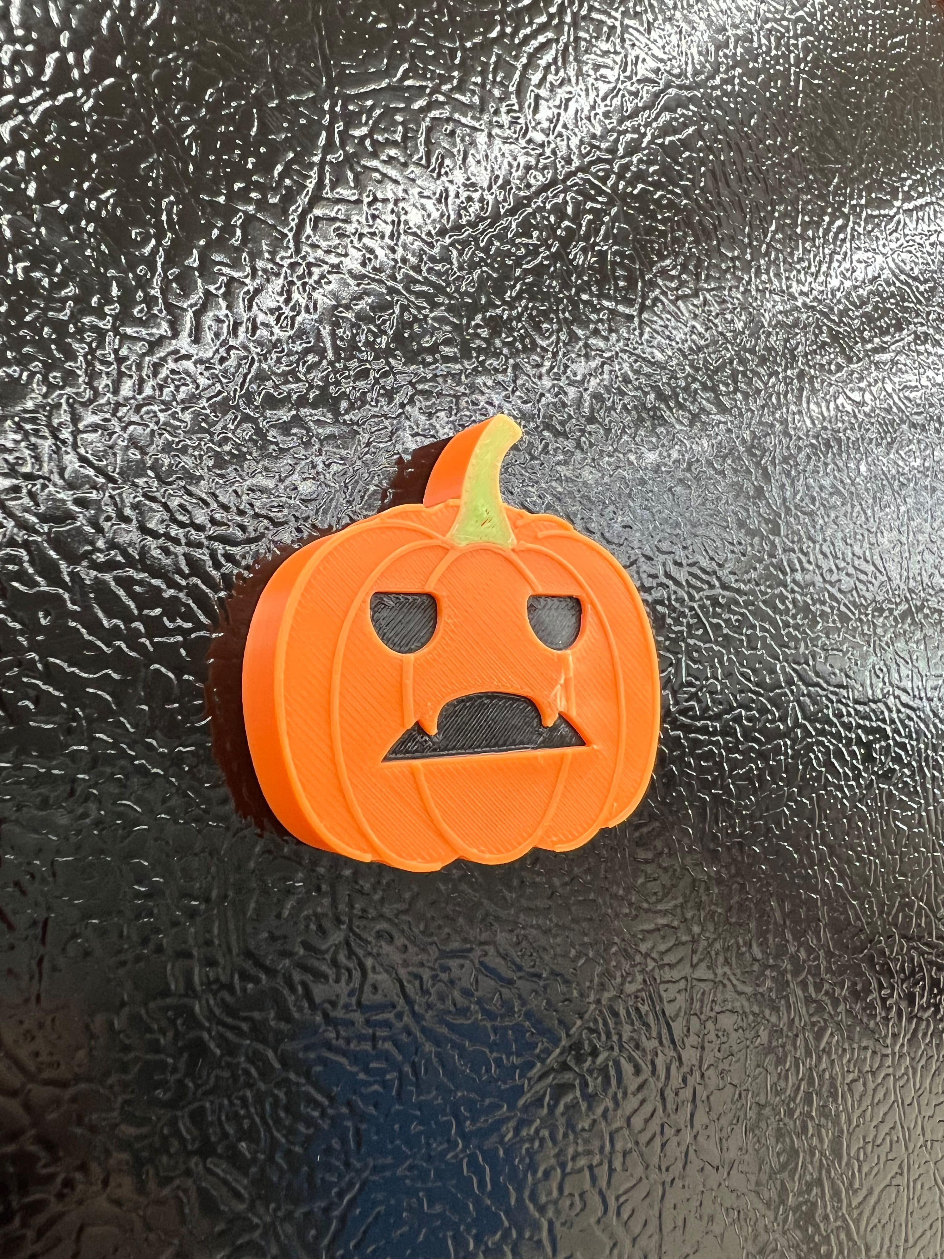 Spooky fridge magnets - Sad vampire - Print in place 3d model