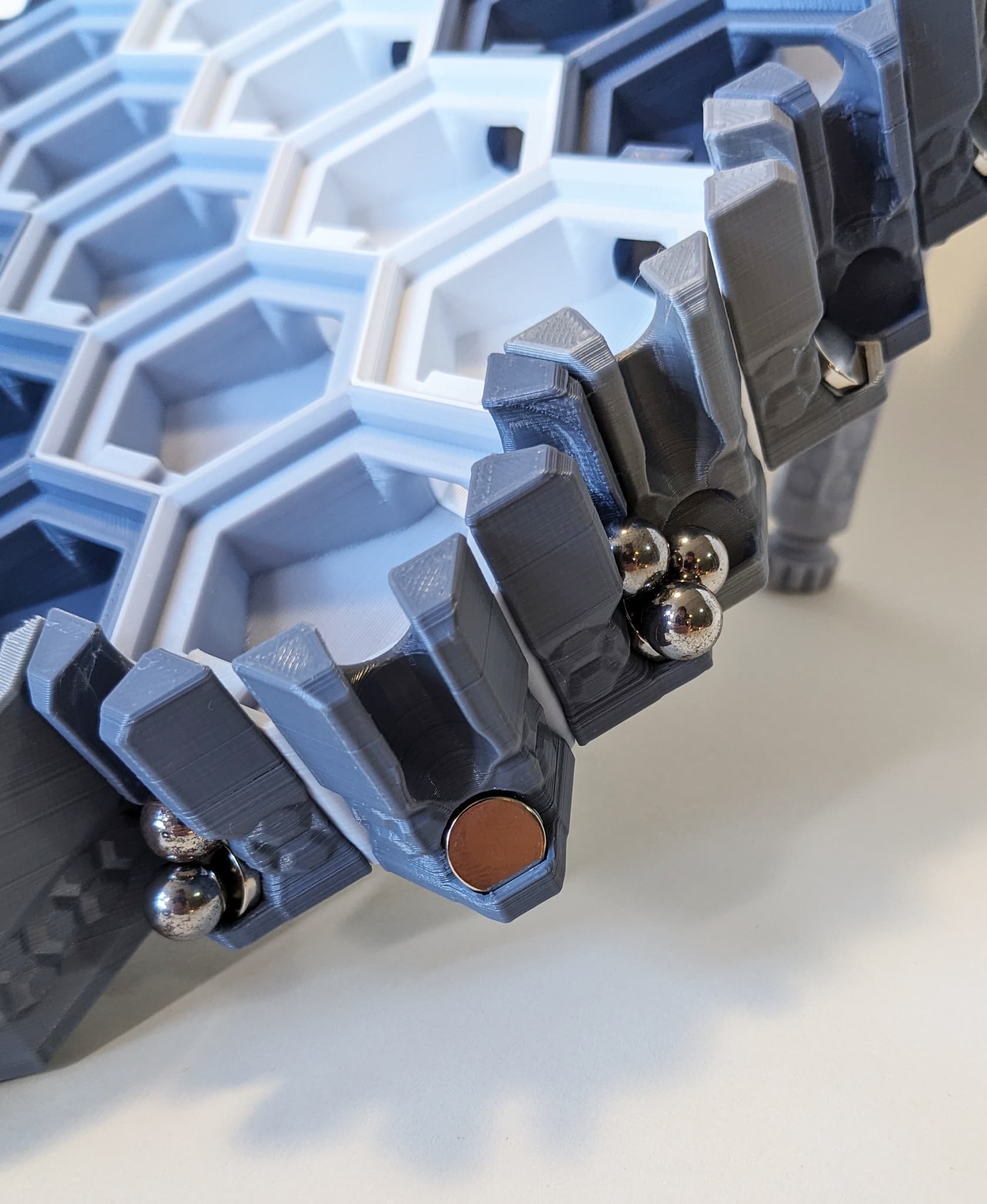 Magnetic Gutter system for the Modular Hextraction Board 3d model