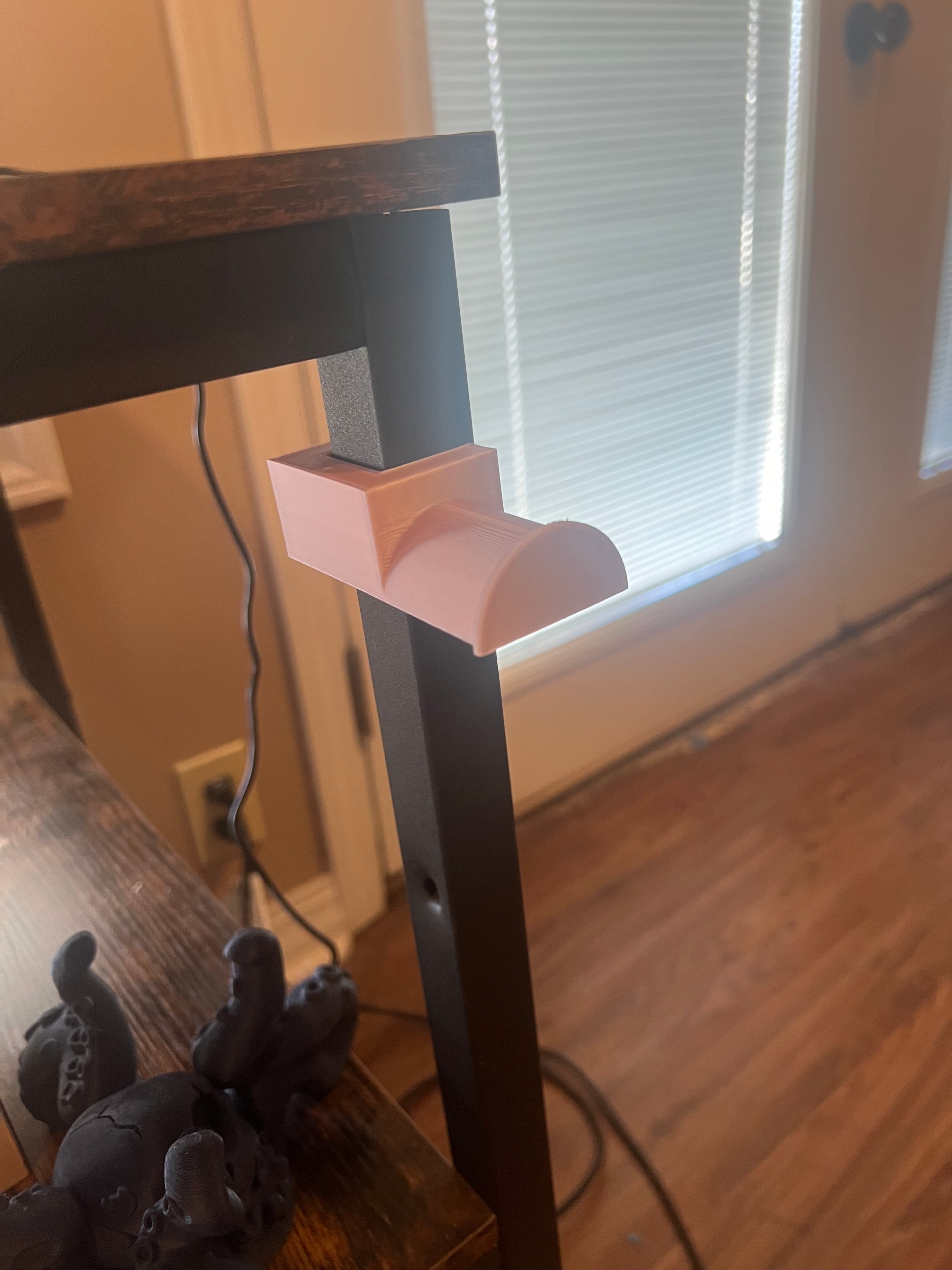 side mounted headphone stand 3d model