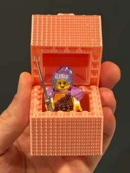 Minifigure Brick Egg w/Dragon Scale Version 3d model