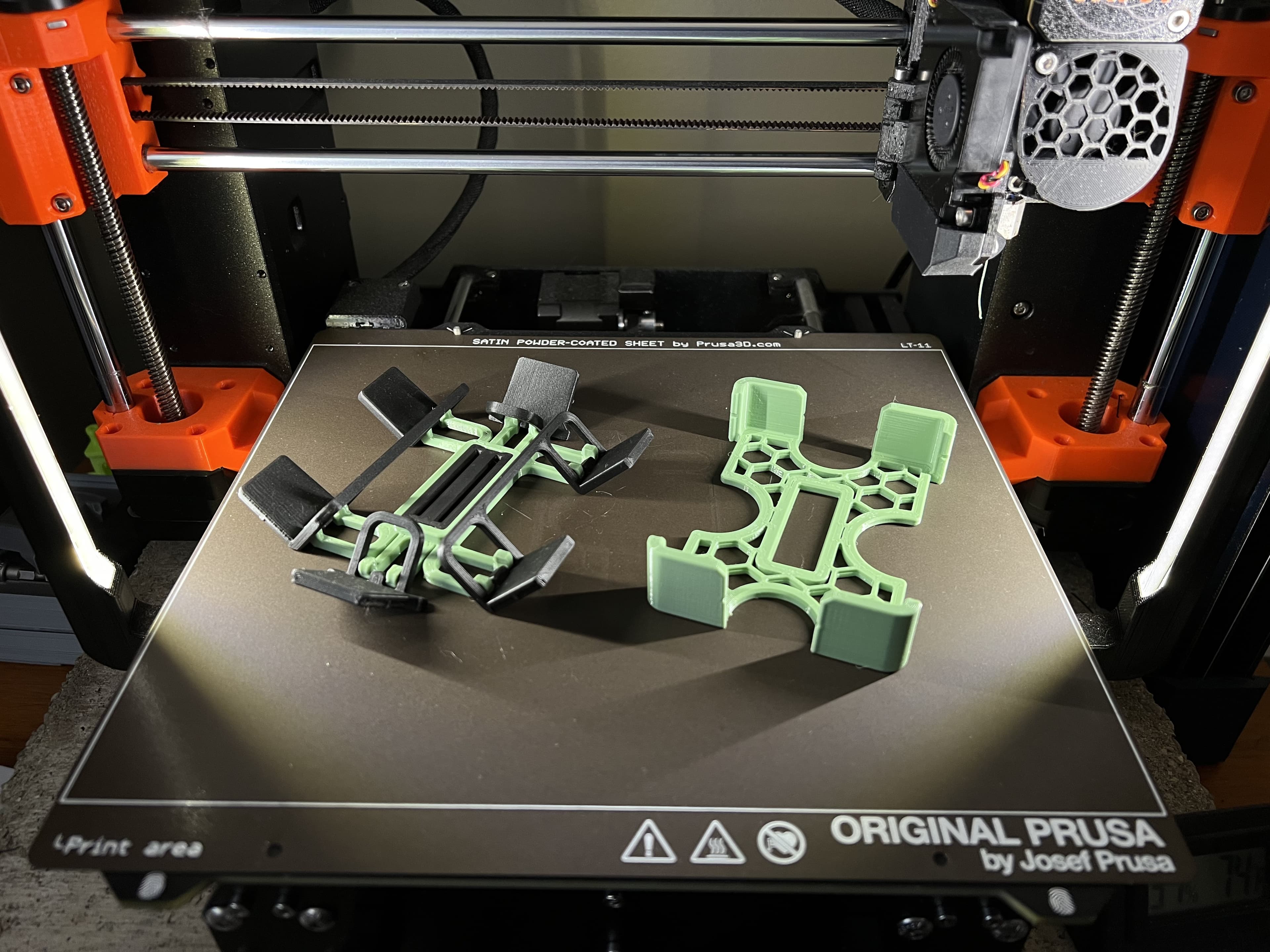 Printed on my Prusa MK4 in PETG (green) and PLA (black) on 0.20mm structural profile, with input shaping. Works great! Thanks for posting.