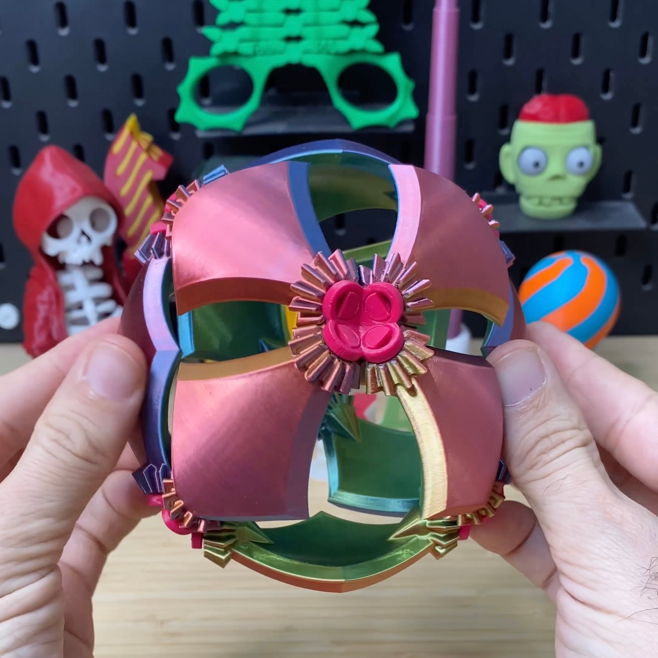My make
https://kady3dprinting.com/model/3d-printed-gear-orb
