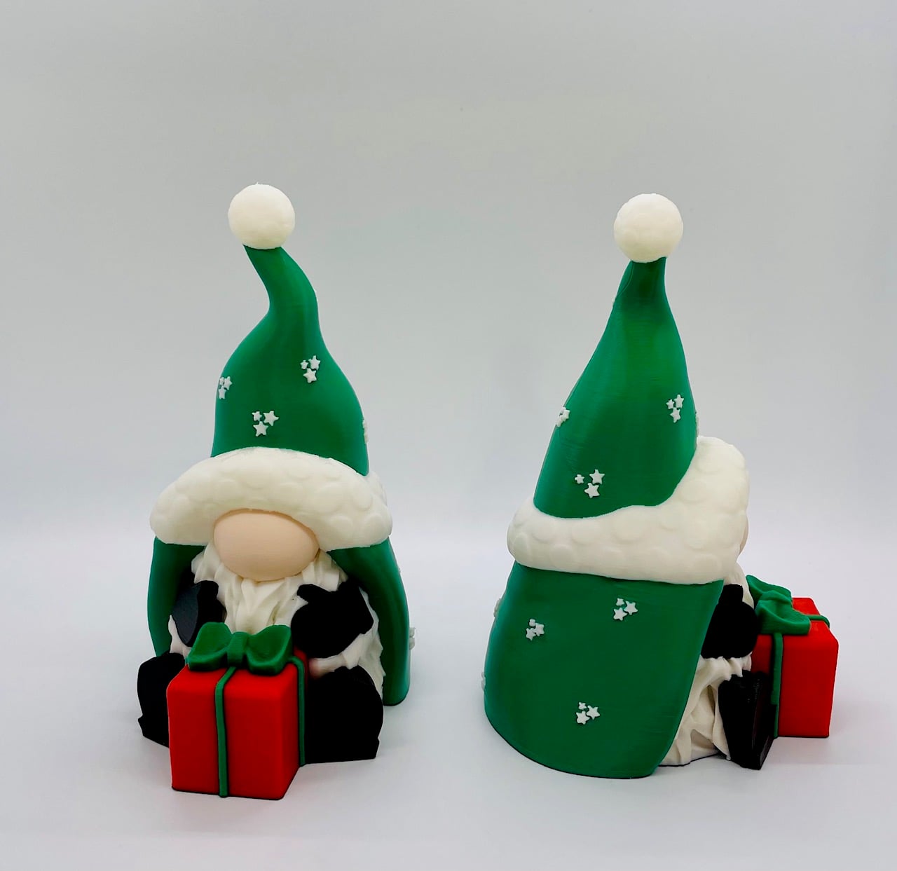 Mitten Gift Gnome 3d model