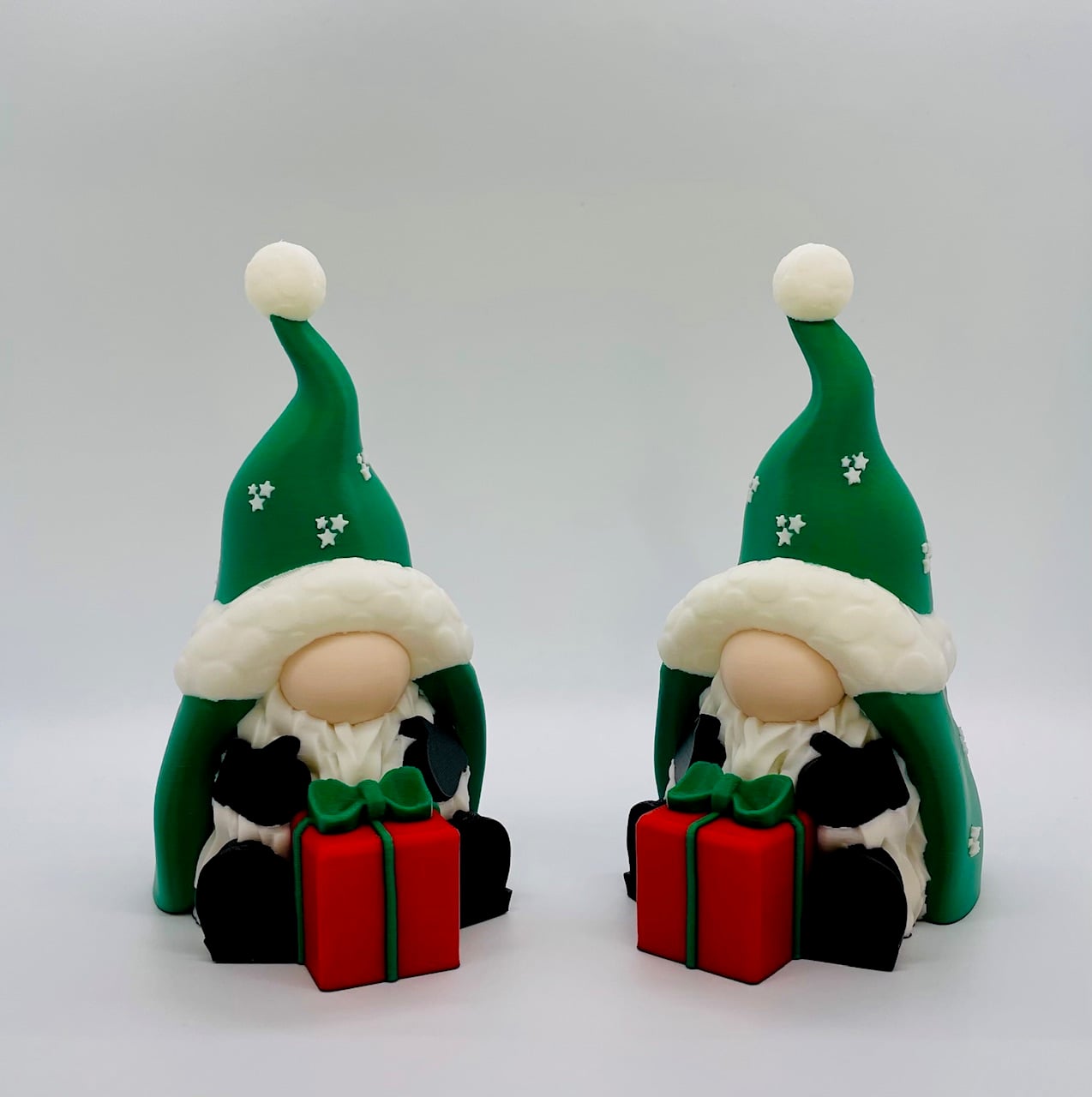 Mitten Gift Gnome 3d model