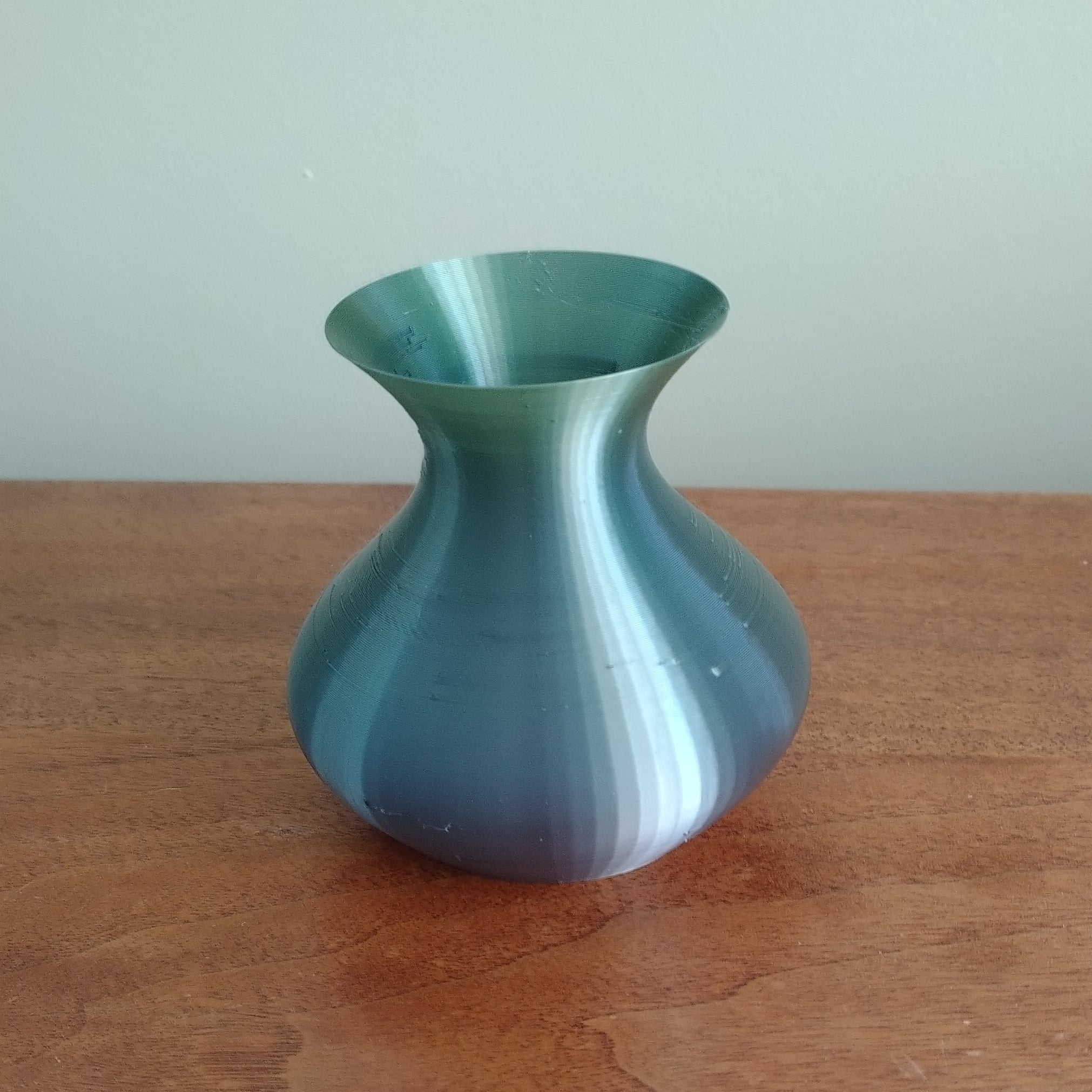 Spittoon Style Vase 3d model