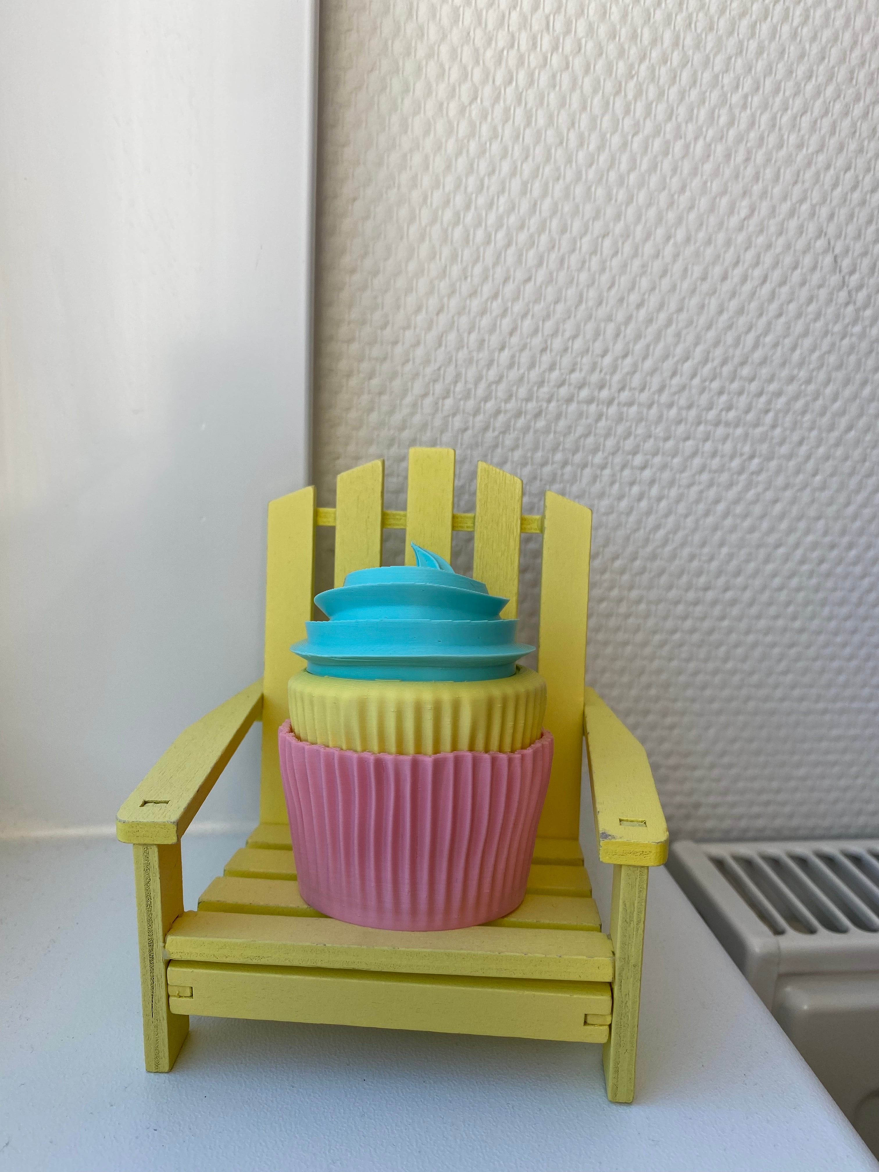 Happy birthday Randomize! 🧁🥳😘
This was my first print with my Prusa mini!
Best colorful delicious cupcake ever!
Printed with the pastelpack
'bubblegum pink'
'banana yellow'
'sweet mint'
Printed with 0.15 quality.
Enjoy your cupcake🧁