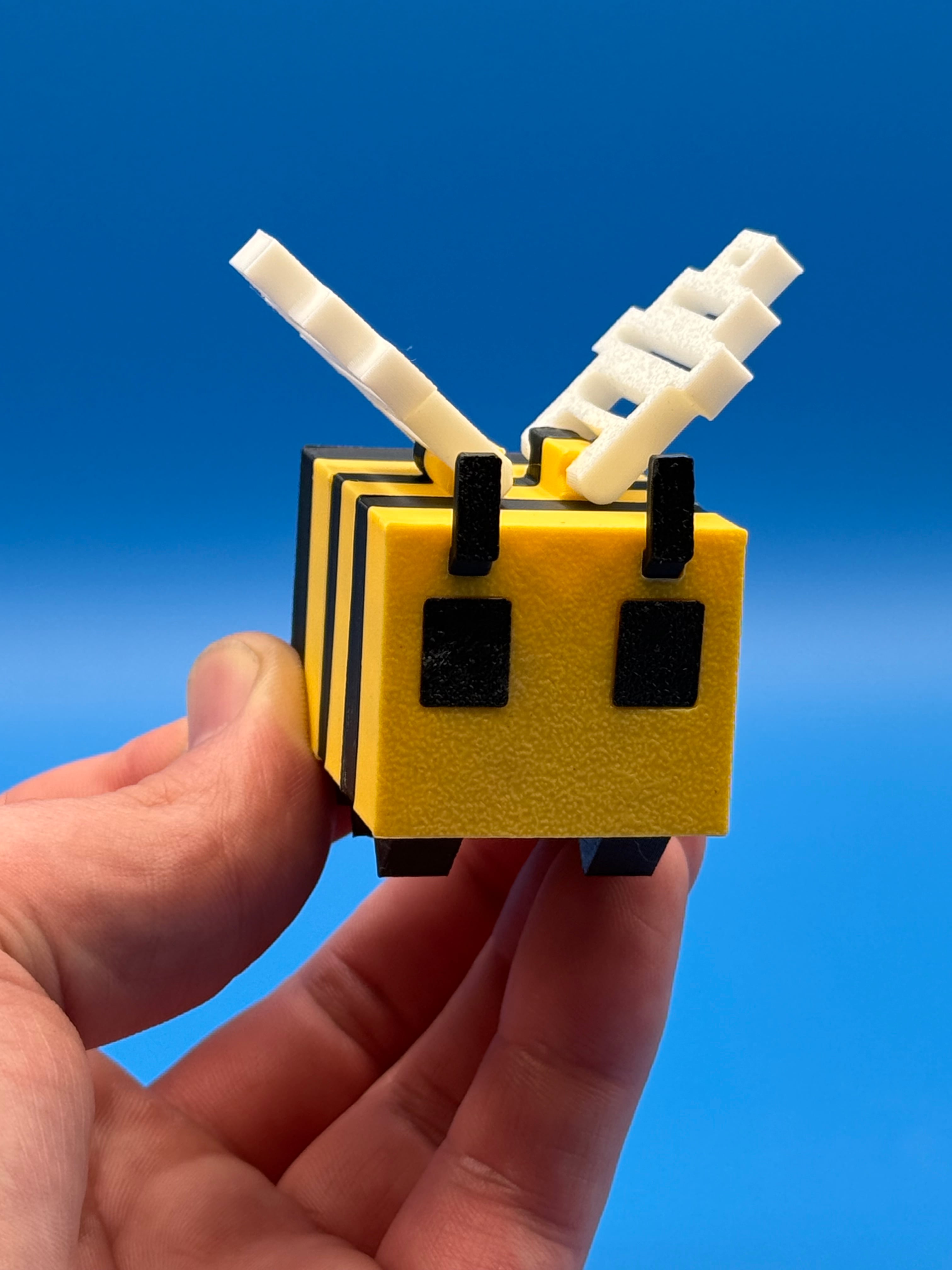 Minecraft Bee with Articulating Wings and Legs 3d model