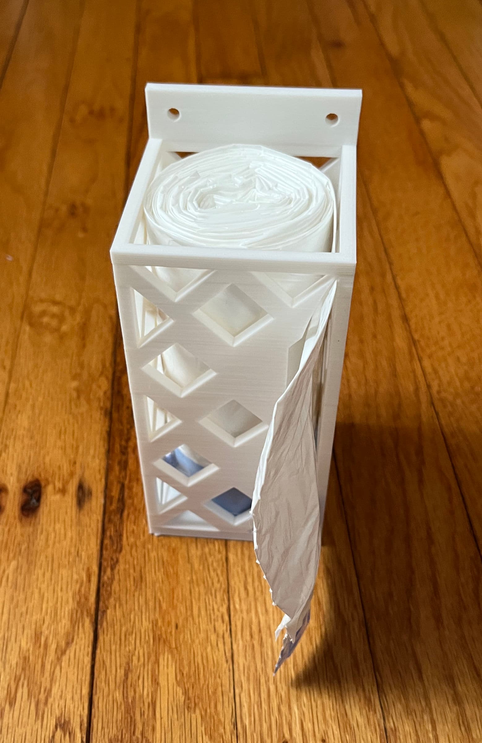Small trash bag dispenser 3d model