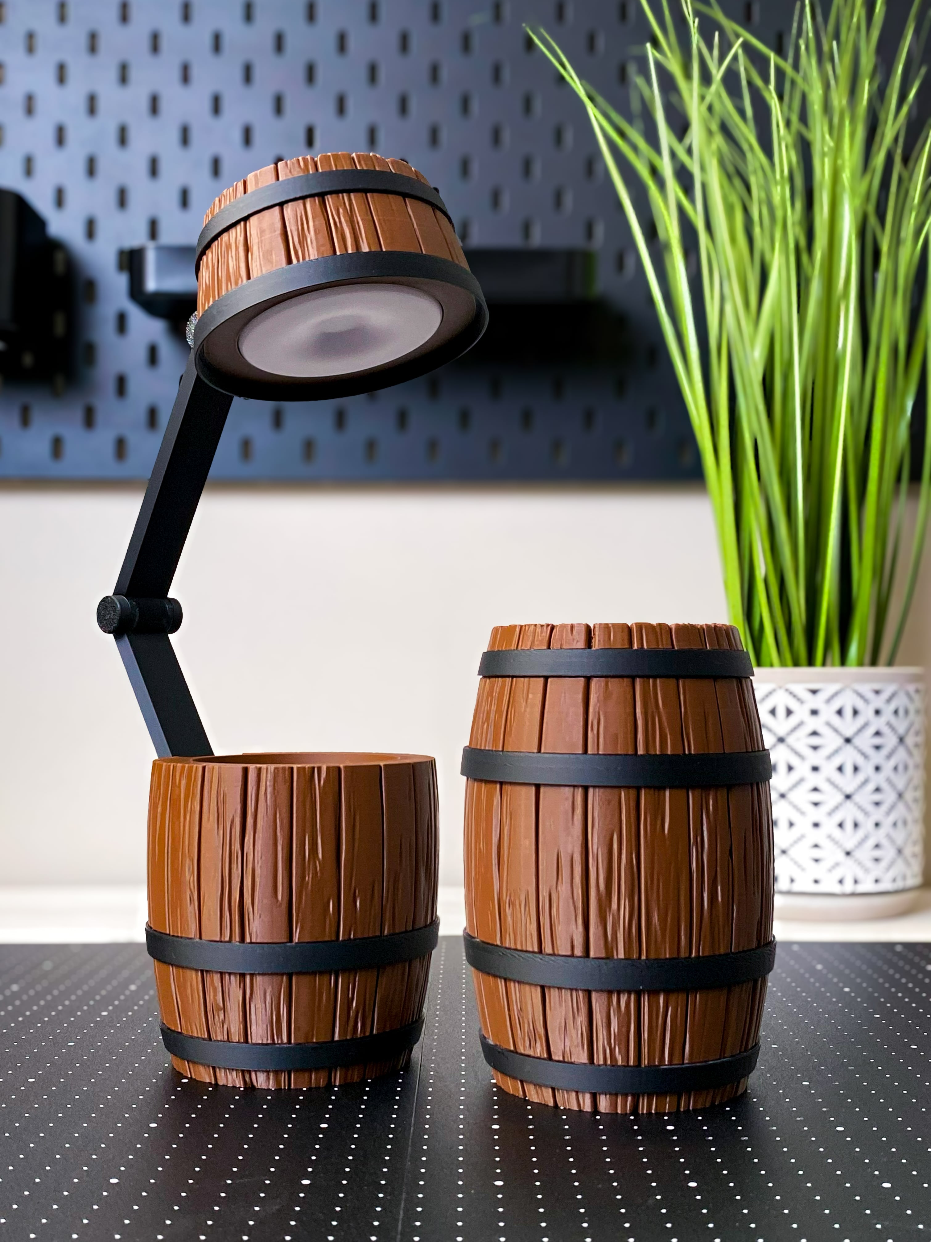 Wood Barrel Desk Lamp 3d model