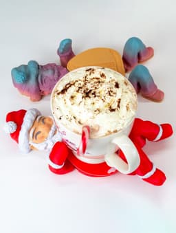 Santa Mug Hugger: Self-Adjusting Coaster 3d model