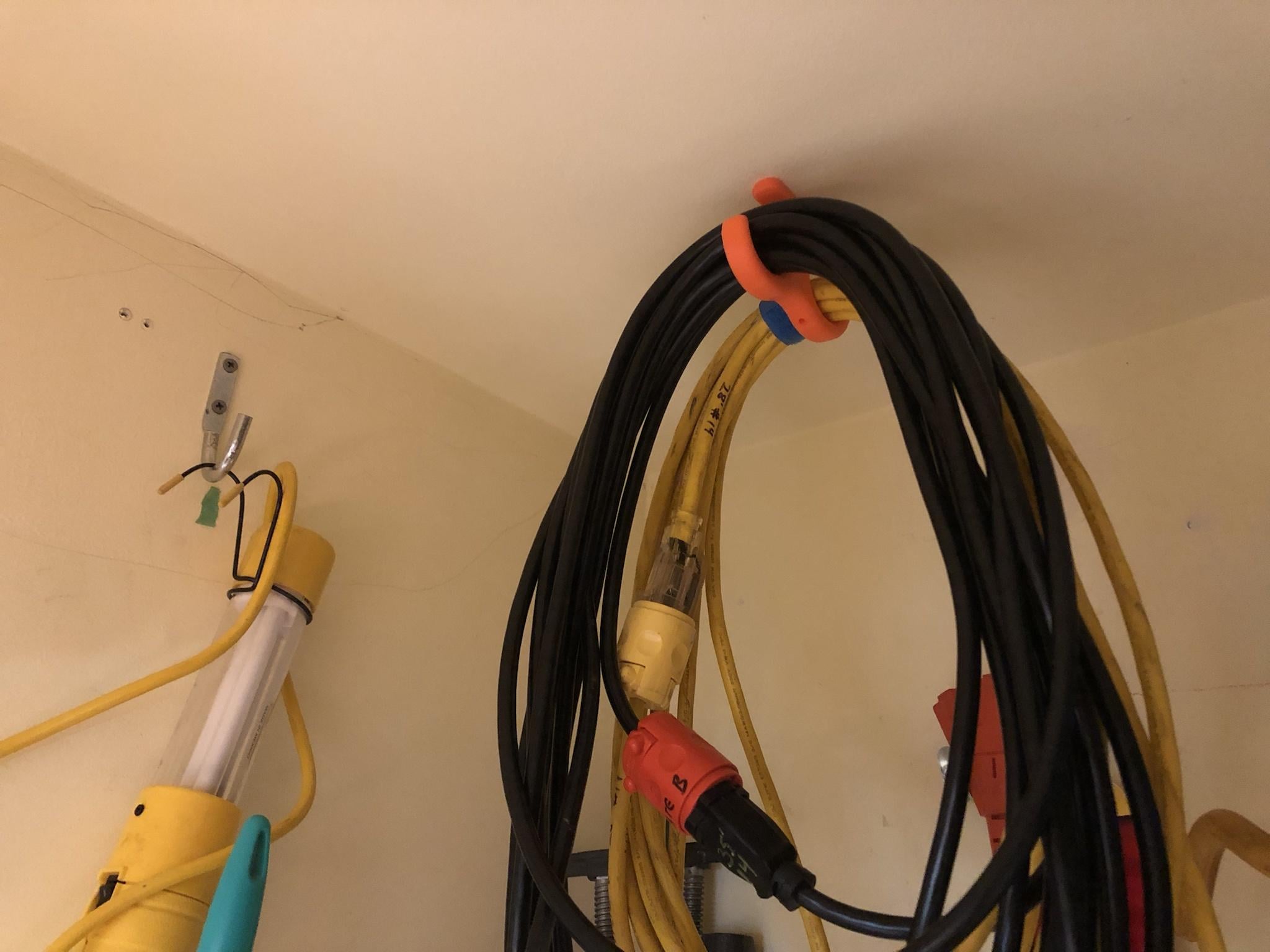 double ceiling hook - older version with less clearance for the screwdriver, fixed that in the version uploaded here - 3d model