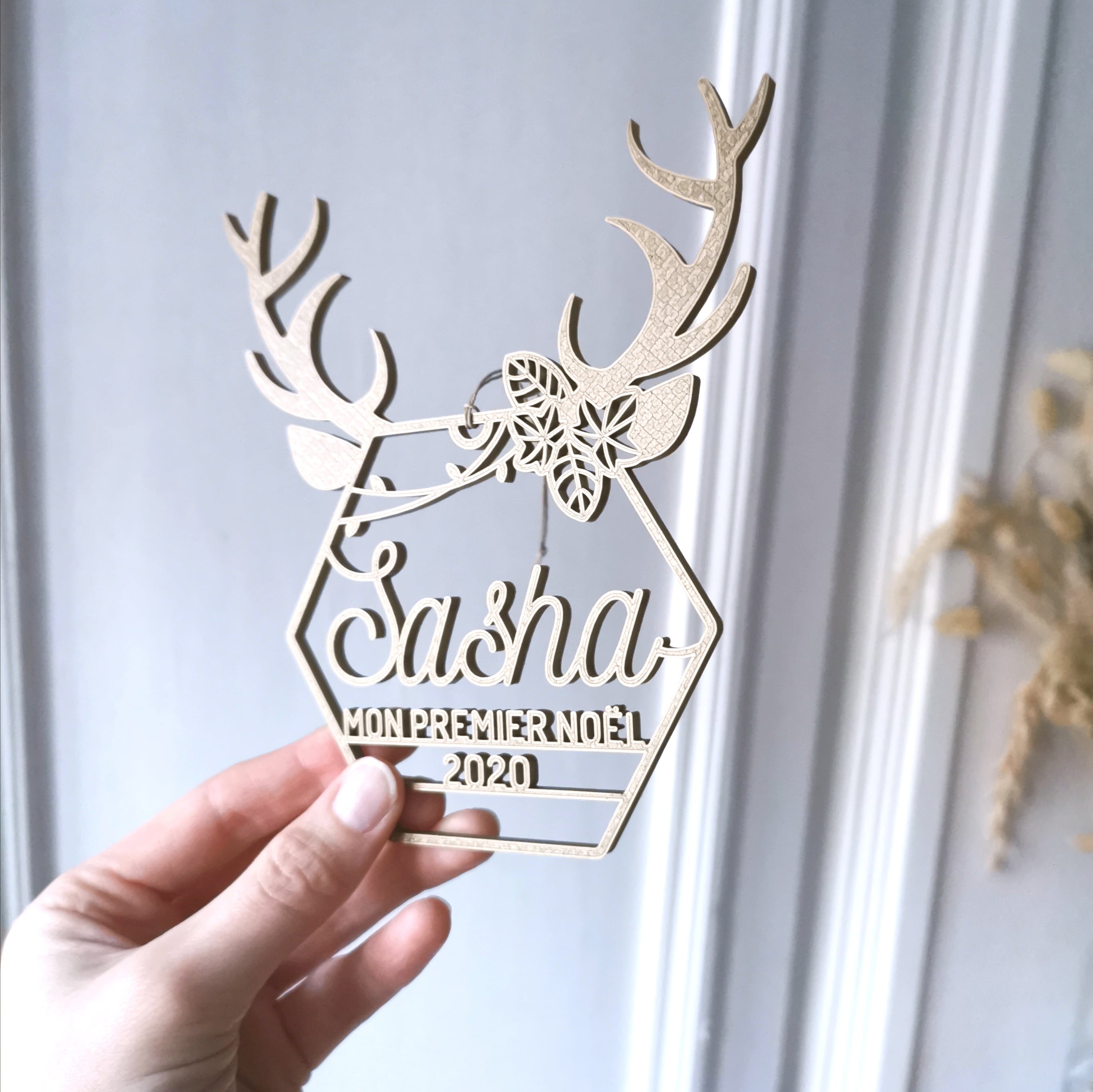 Customizable deer Christmas ball 3d model