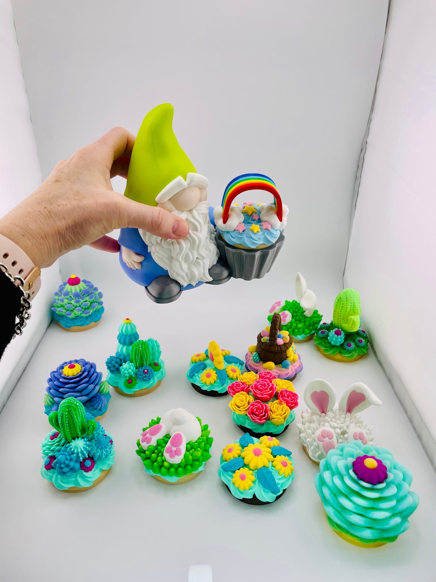 Gnome With a Cupcake Container 3d model