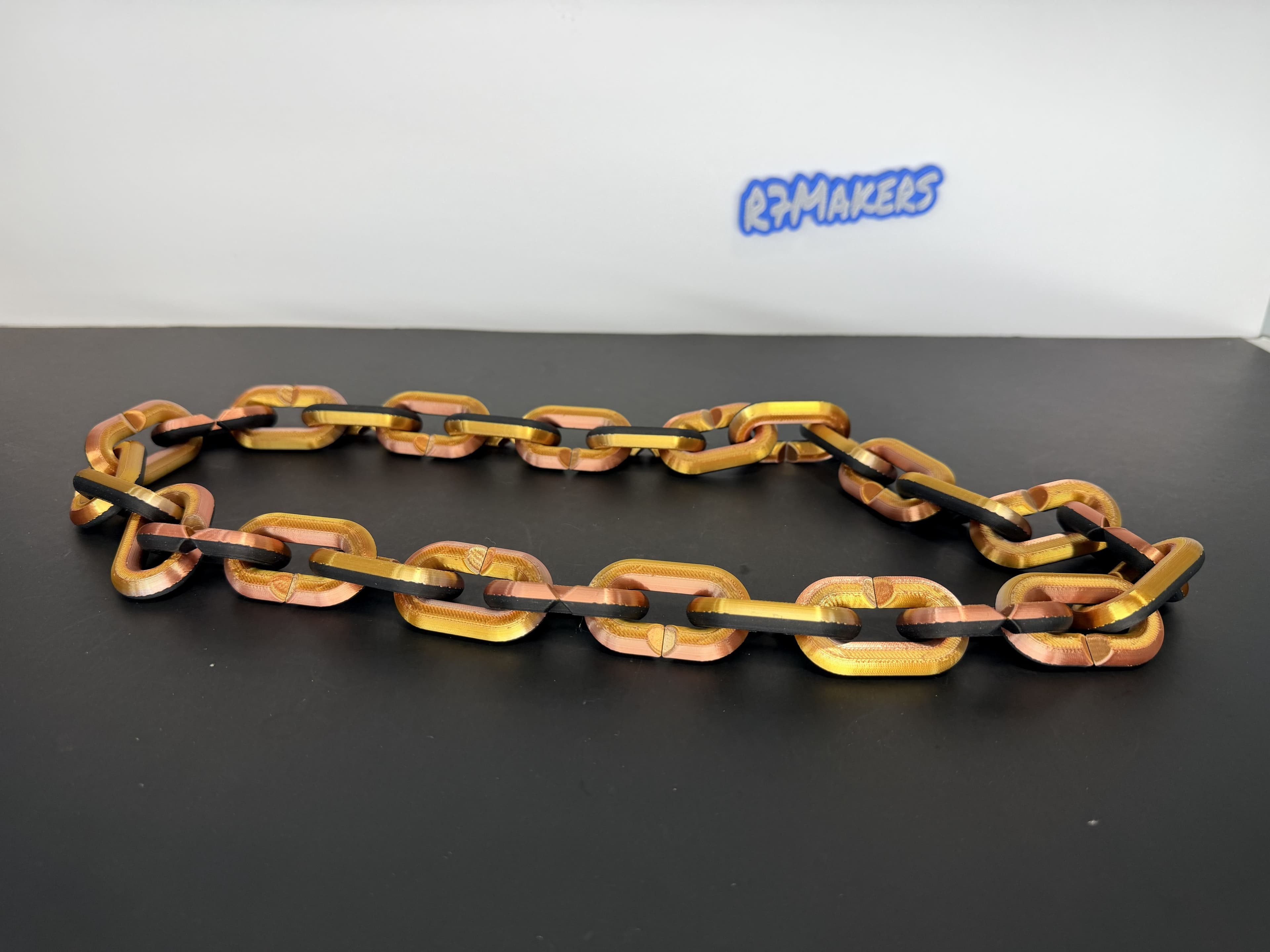 R7 Hype Chain | Chain Links | Teacher Appreciation | R7Makers 3d model