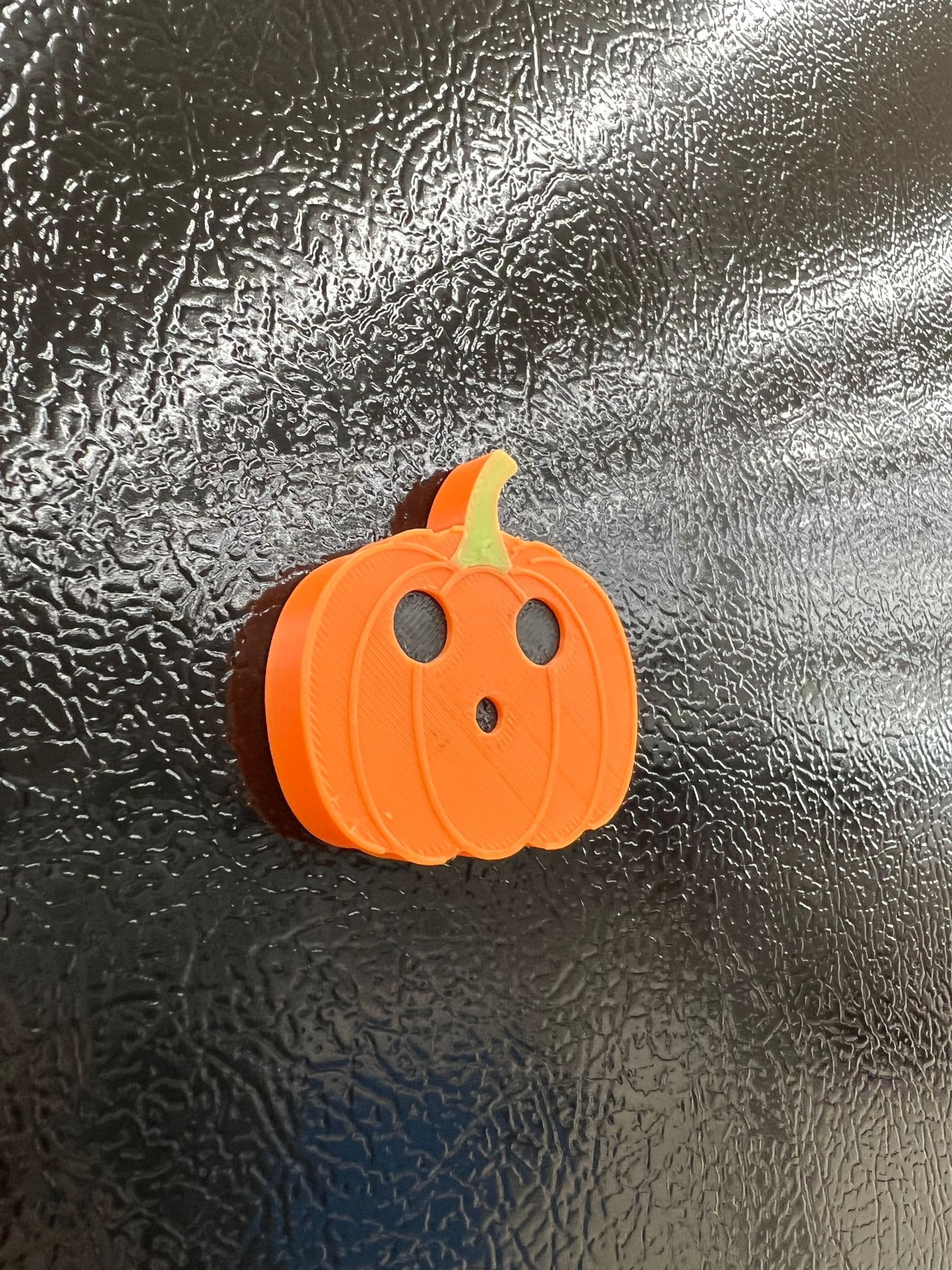 Spooky fridge magnets - Surprised - Print in place 3d model