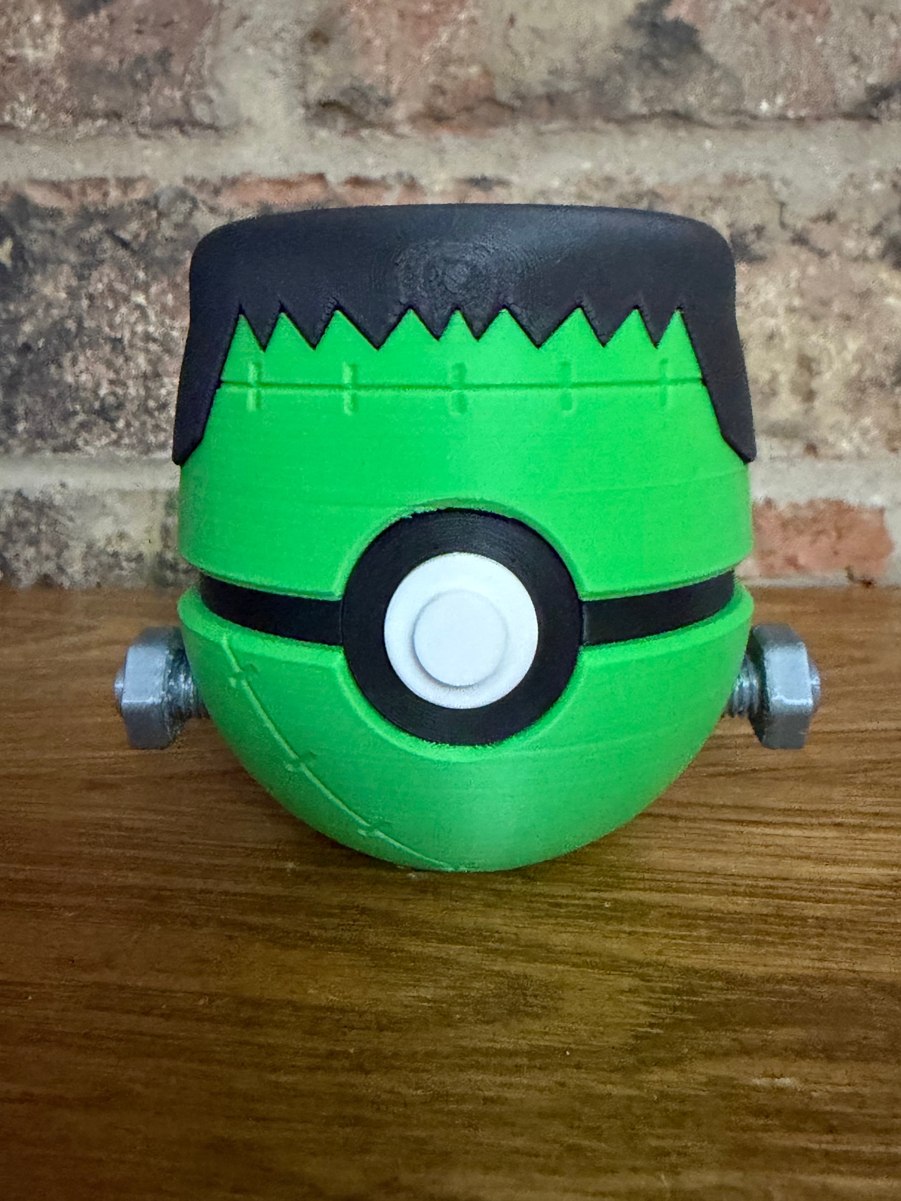 Great model! Fun print and assembly.
Panchroma Matte filaments used; Grass Green, Charcoal Black, Cotron White
Hobby Lobby Silver Silk
