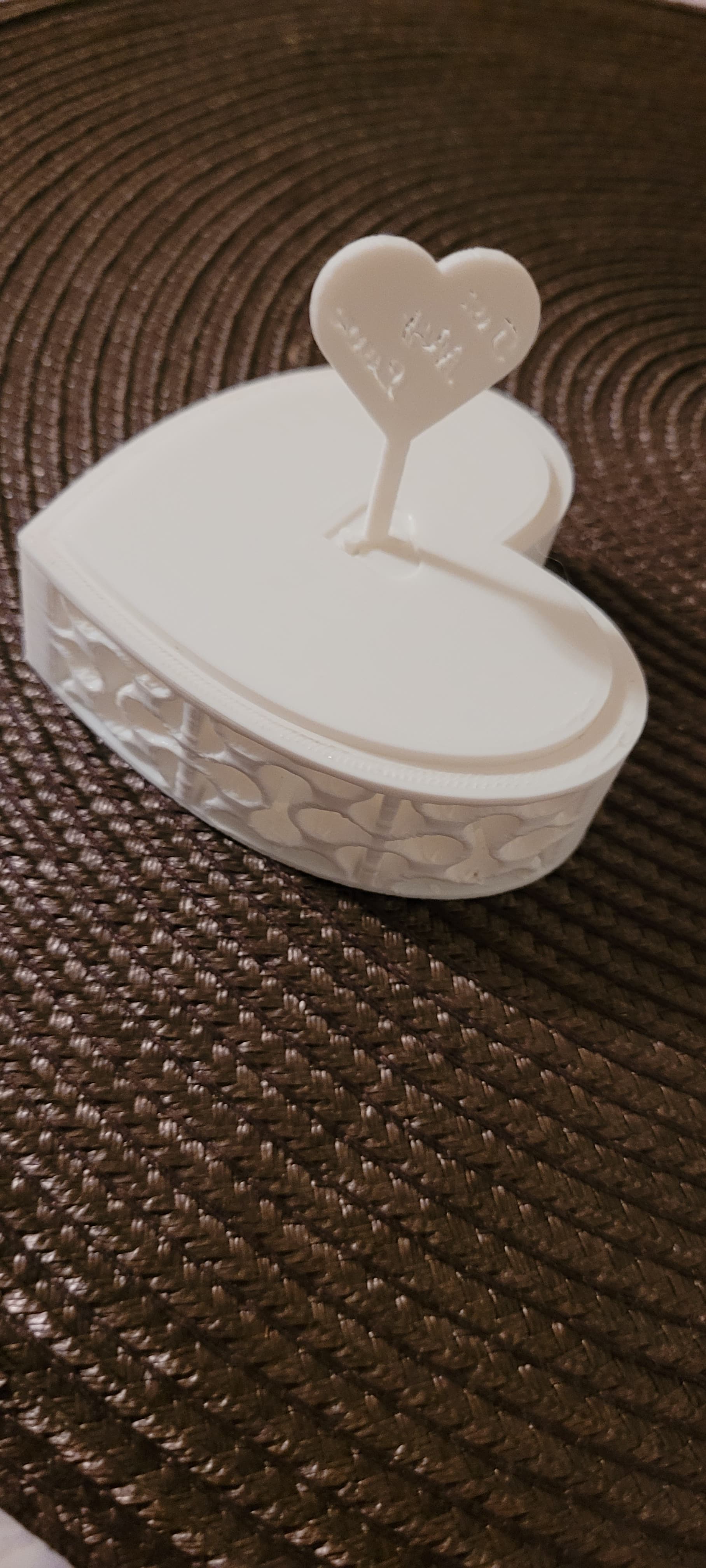 Remix of Simple Heart Box with Lid (thangs givaway) 3d model