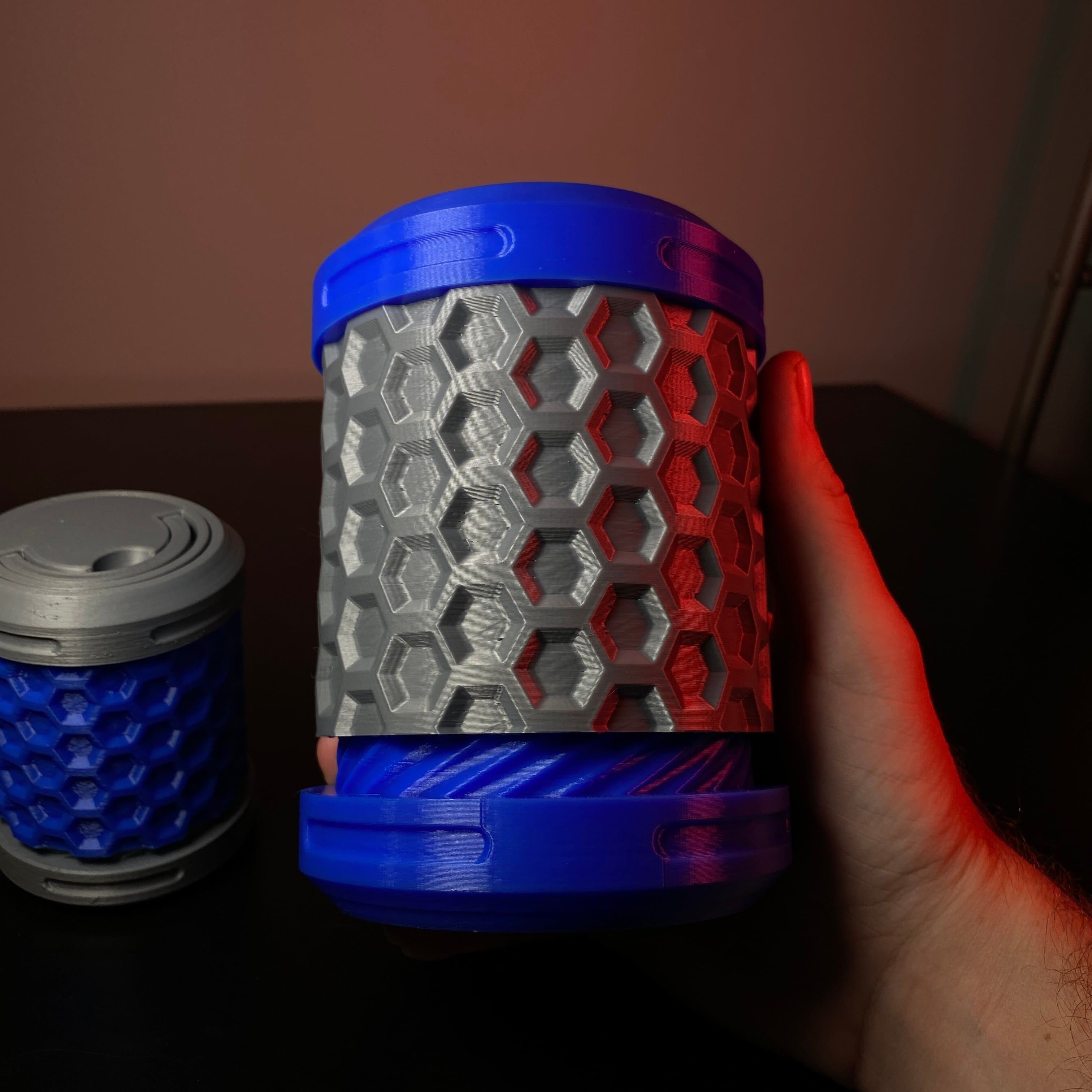 Locking Twist Capsule 3d model