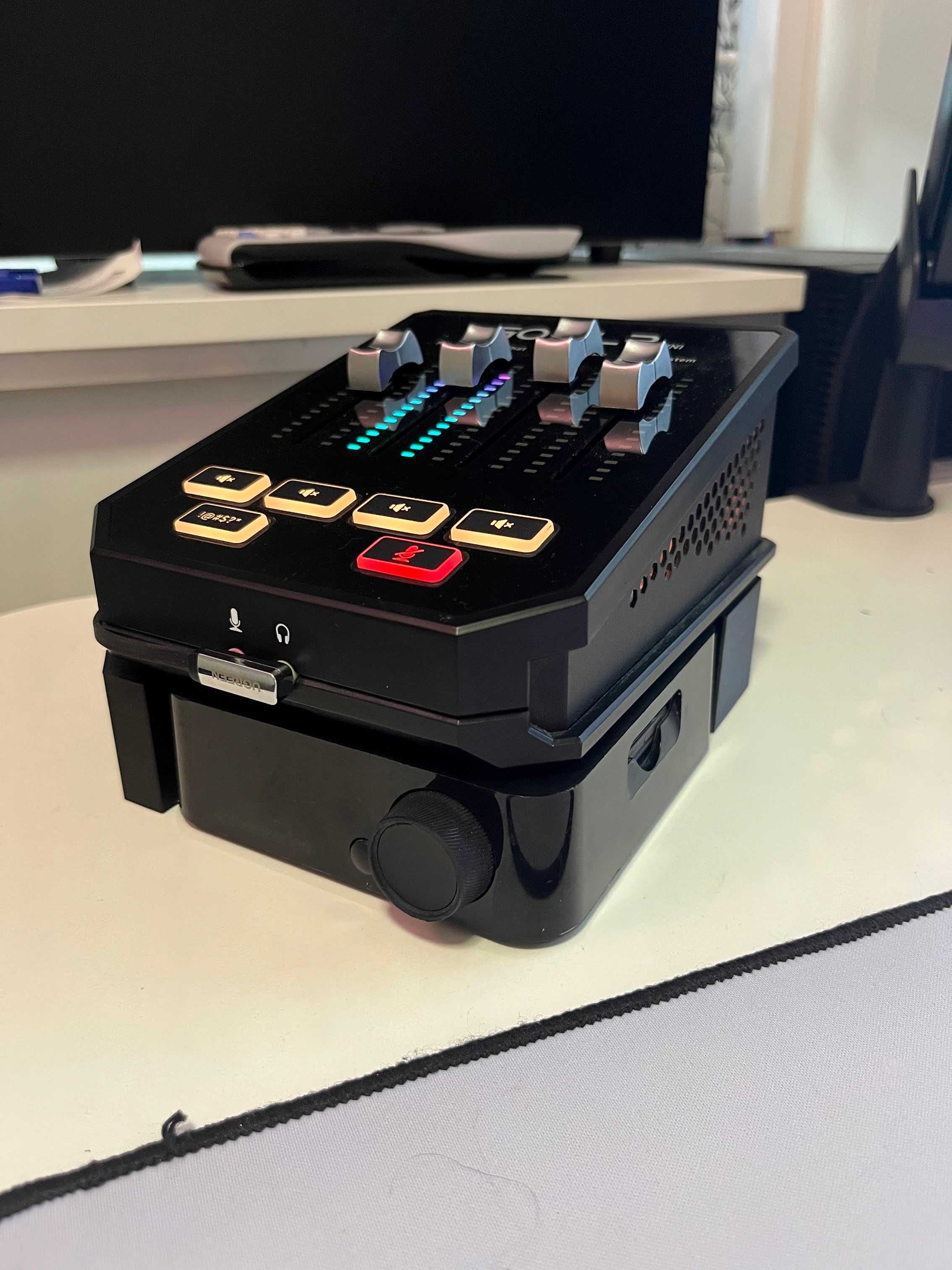 GoXLR and Arctis pro wireless dock Tower 3d model