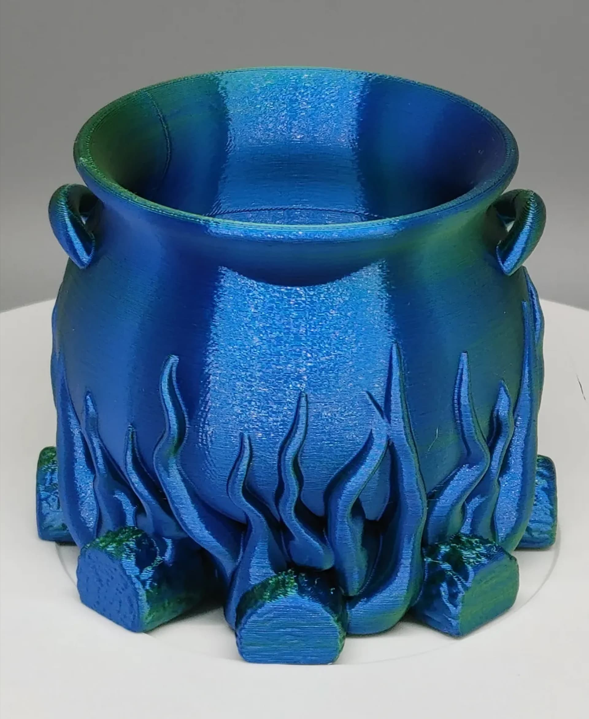 Another fantastic Halloween model from bugman_140! Printed without supports in Eryone dual color blue/green silk PLA on the MK3S+. I think it turned out beautifully! Such an amazing eye for detail.