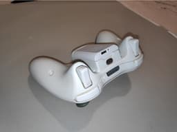 Xbox 360 controller lithium AAA battery case 3d model