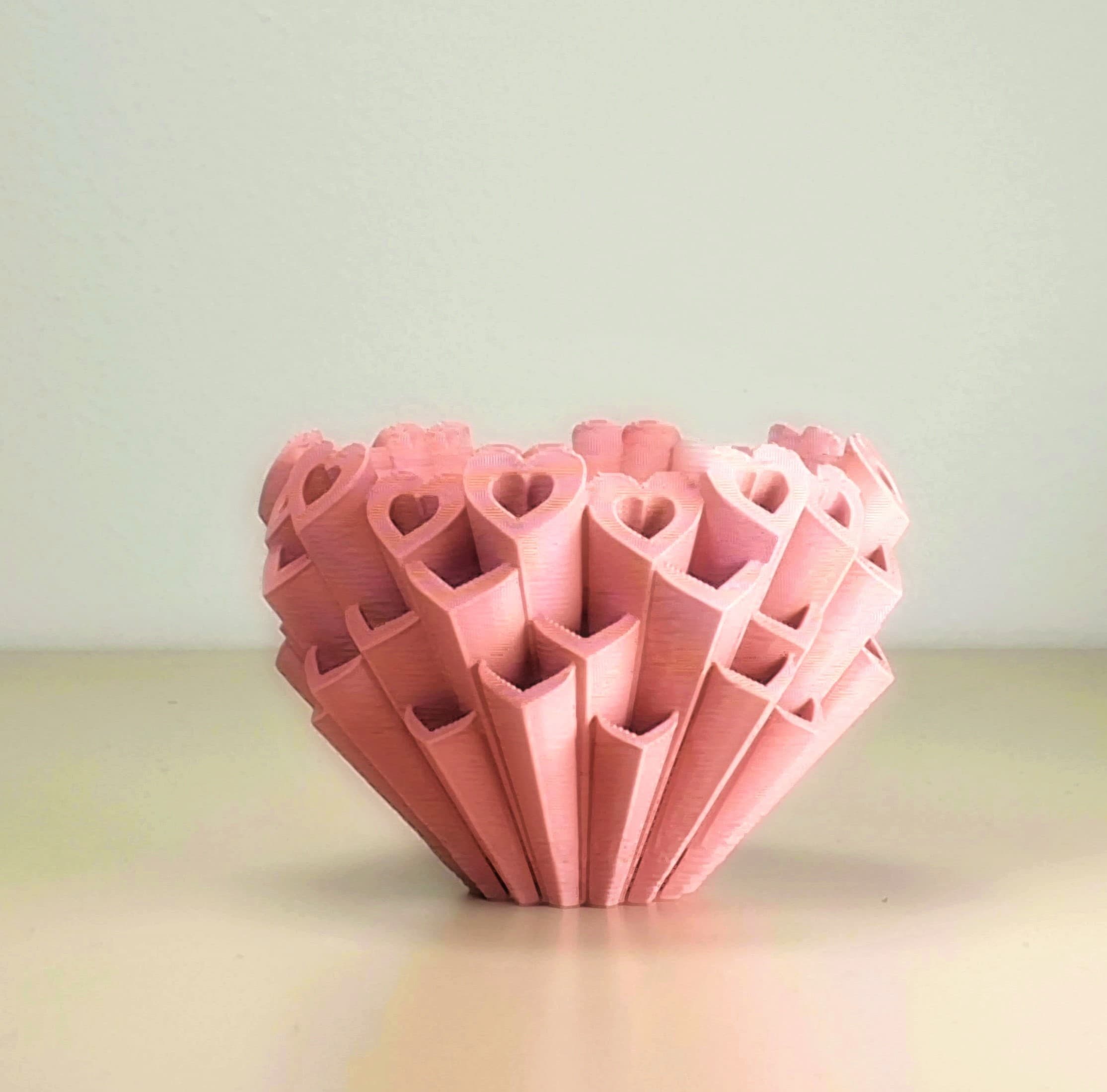 Matching Hearts Pots 3d model