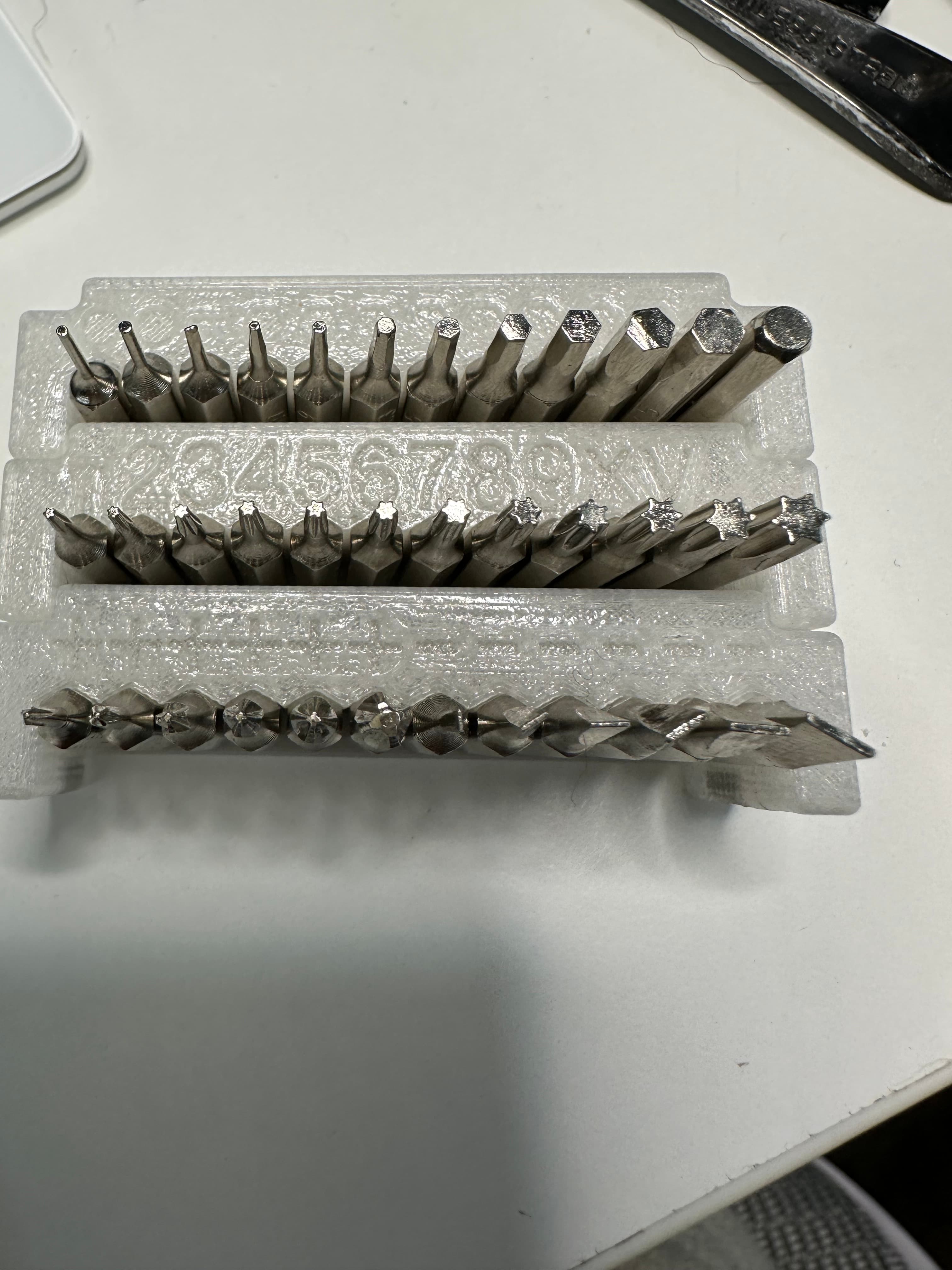magnetic 4mm 5 32nd inch bit holder.stl 3d model