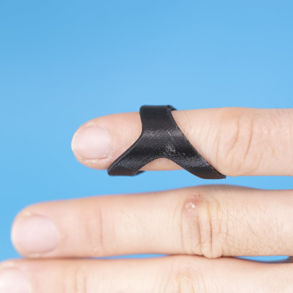 3 Point Finger Brace 3d model