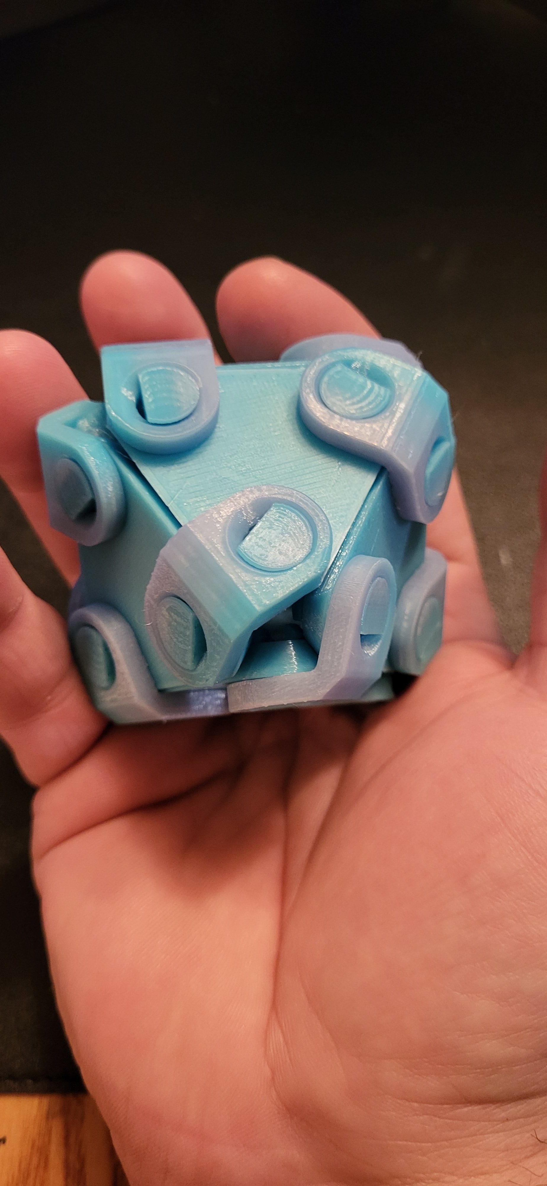 Absolutely love this fidget. Amazing design and so fun to play with.