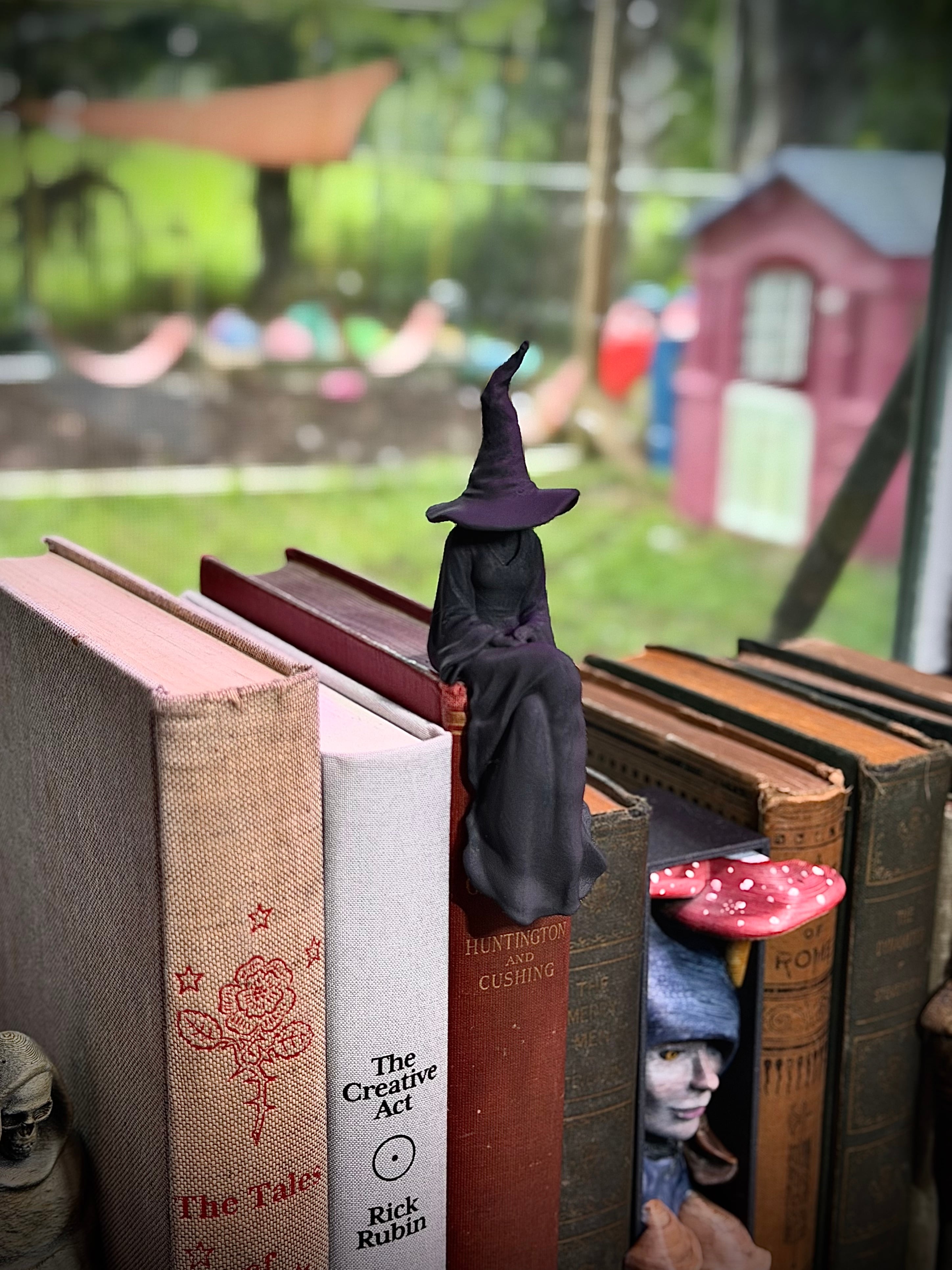 Witch shelf sitter 3d model