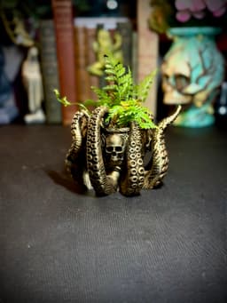 gothic octopus planter 3d model