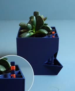 Self watering planter 3d model