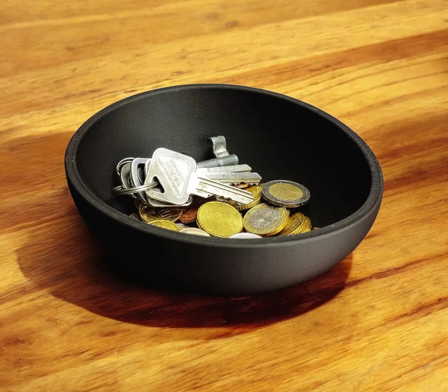 Key and Coin Catcher Bowl "Crooked Egg" 3d model