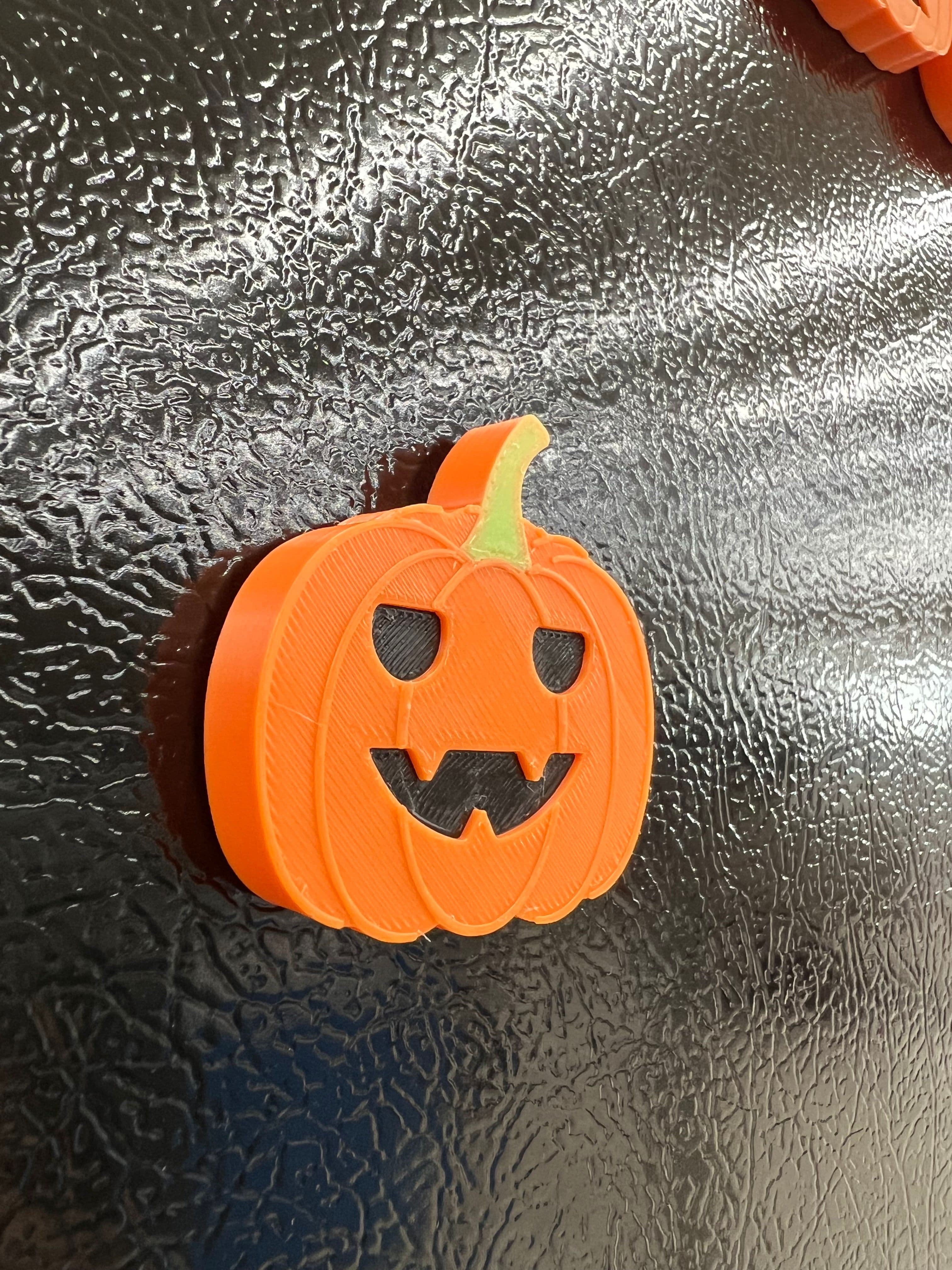 Spooky fridge magnets - Classic sleepy - Print in place 3d model