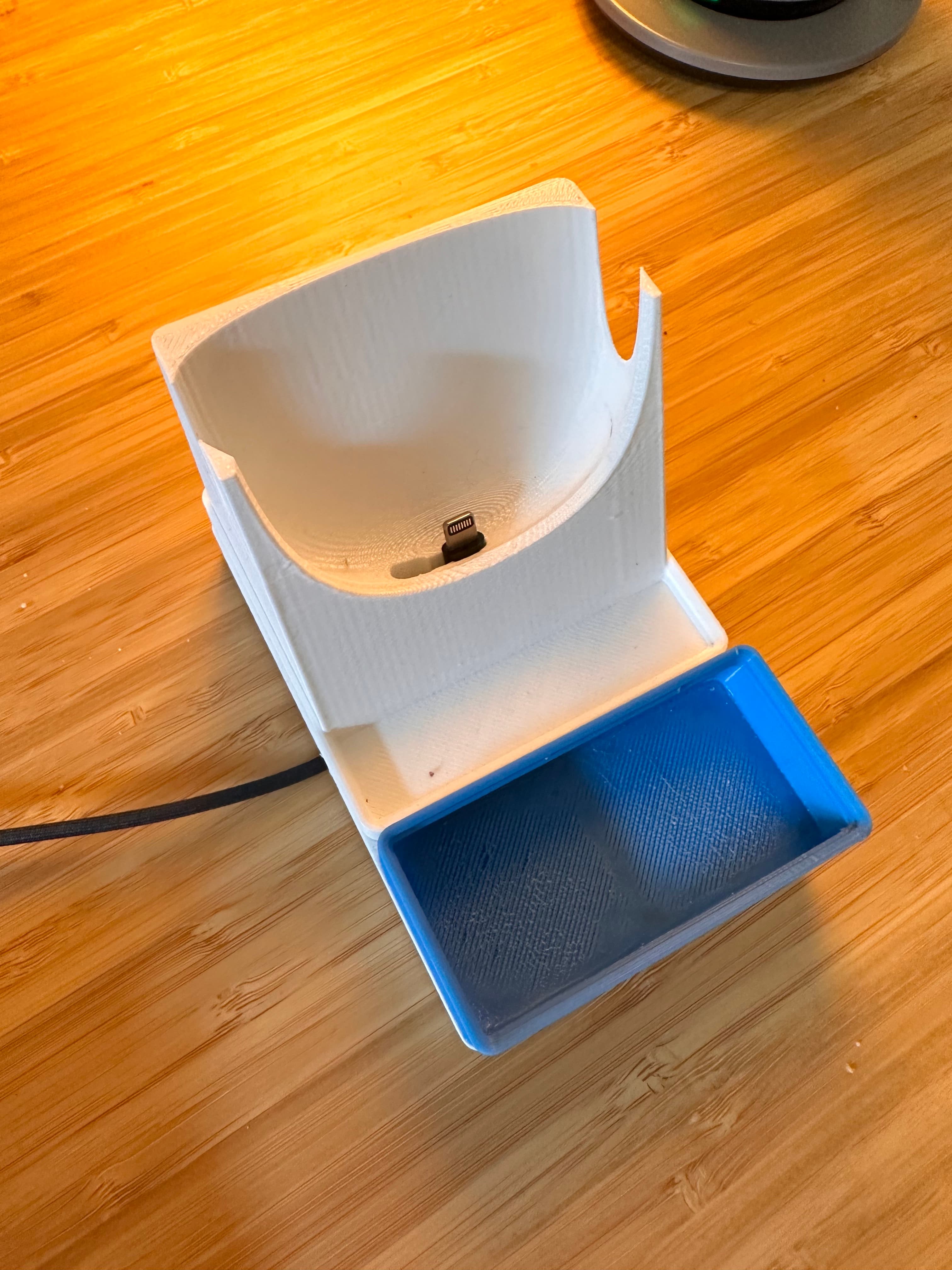 Gridfinity AirPods Max Stand with Charging 3d model