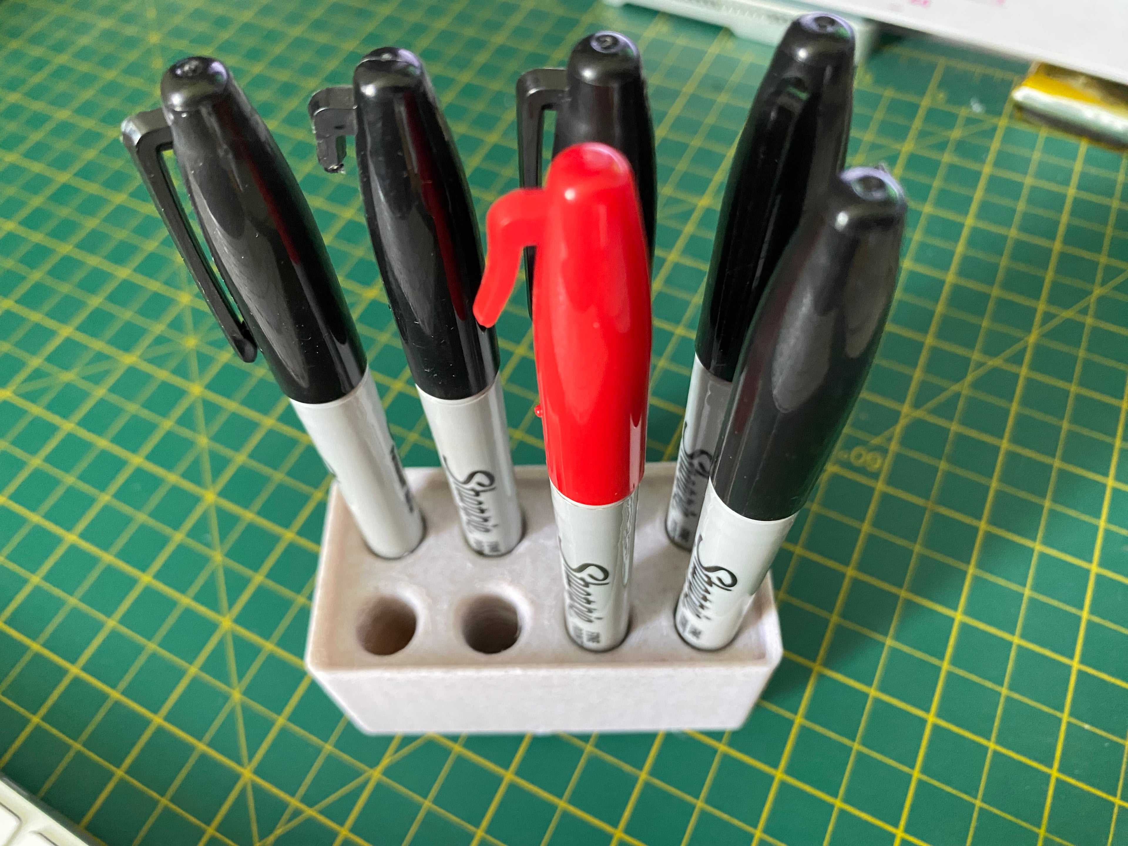 Yet Another Gridfinity Sharpie Bin 3d model