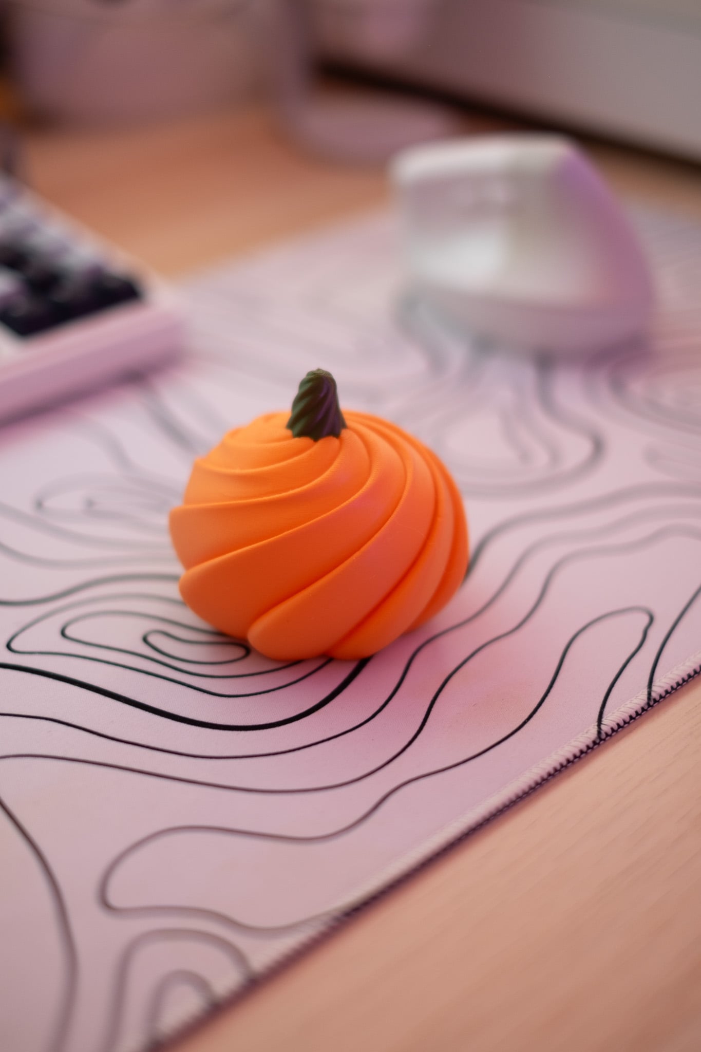 Twisted Pumpkin Tealight 3d model