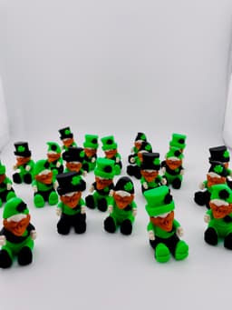 Sitting Critters -Leprechaun Gnomes 3d model