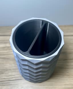 Prismatic Pen Cup with Spinning Divider 3d model