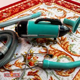 Vintage vacuum cleaner 3d model