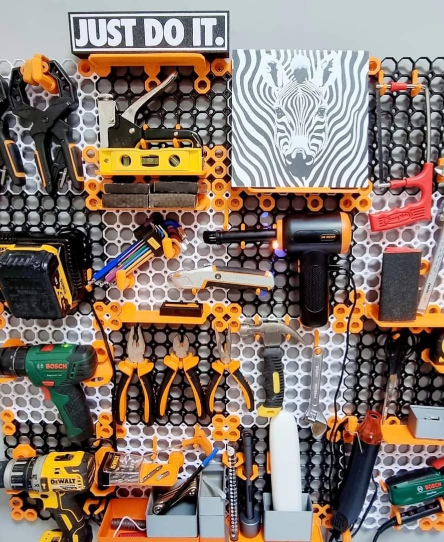 My Multiboard project experience has been fantastic, it just works so well, and so strong too.
Easy to print, lots of different parts for your bespoke needs.
Start off with lots of 8 x8 core tiles, and the 8 mm, Dual T Mounting Wall Support - DS Part A and Dual Snap Connector - DS Part B and you're off.
AMAZING!!!
Thank you, Jonathan of Keep Making
