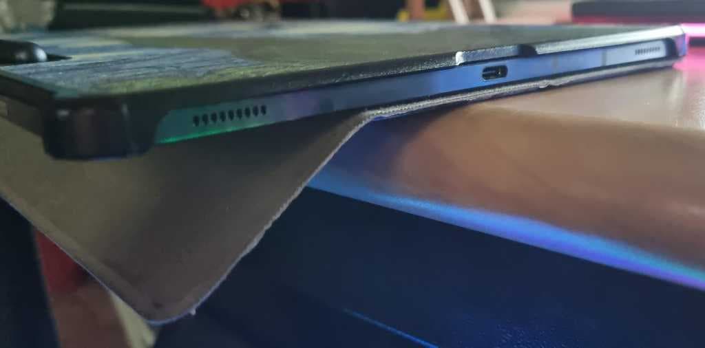 Tablet wall hanger 3d model