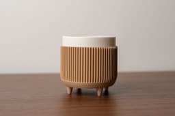 Planter with Legs - The Ellwood 3d model