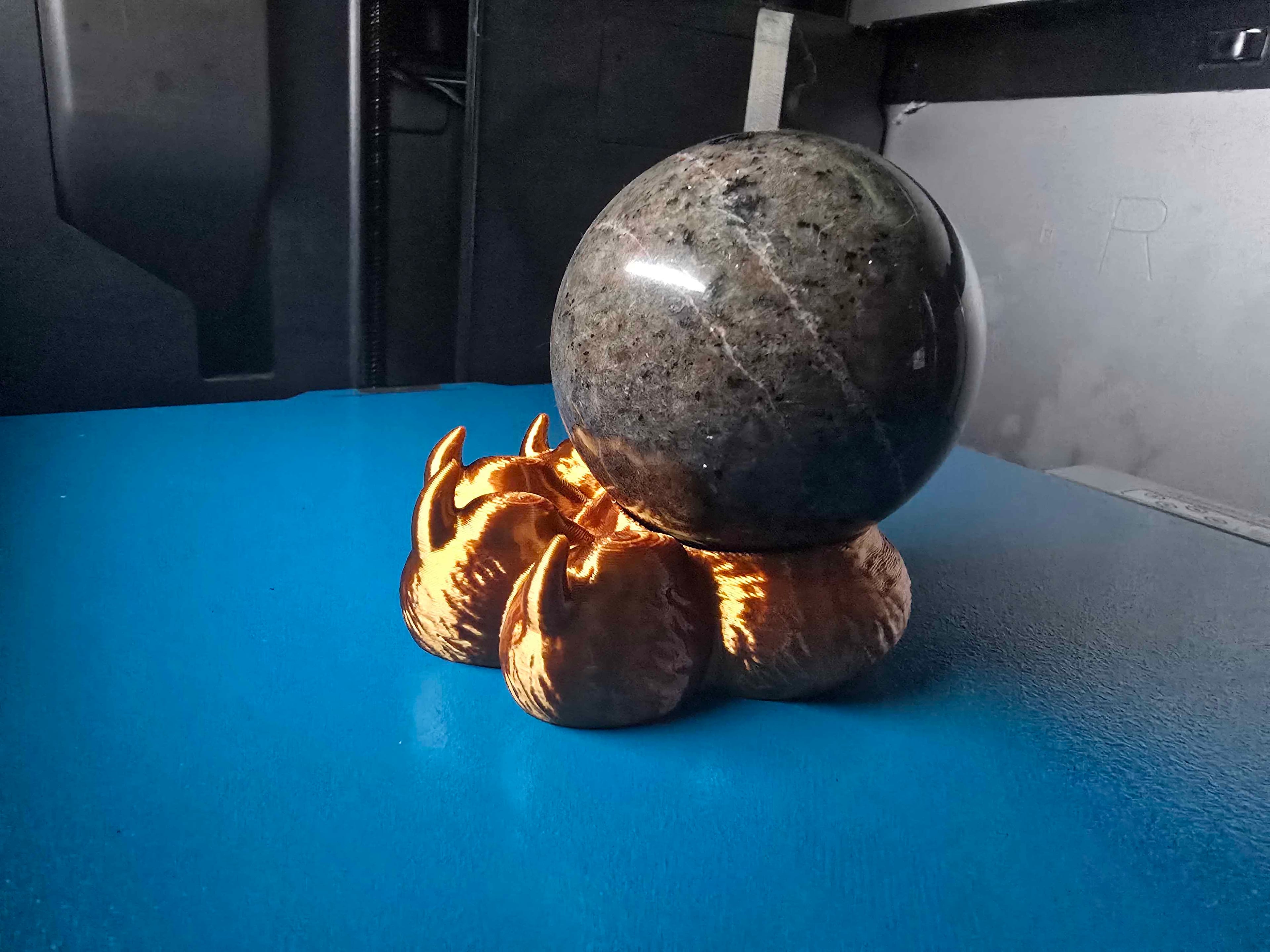Claws Out Crystal Holder 3d model