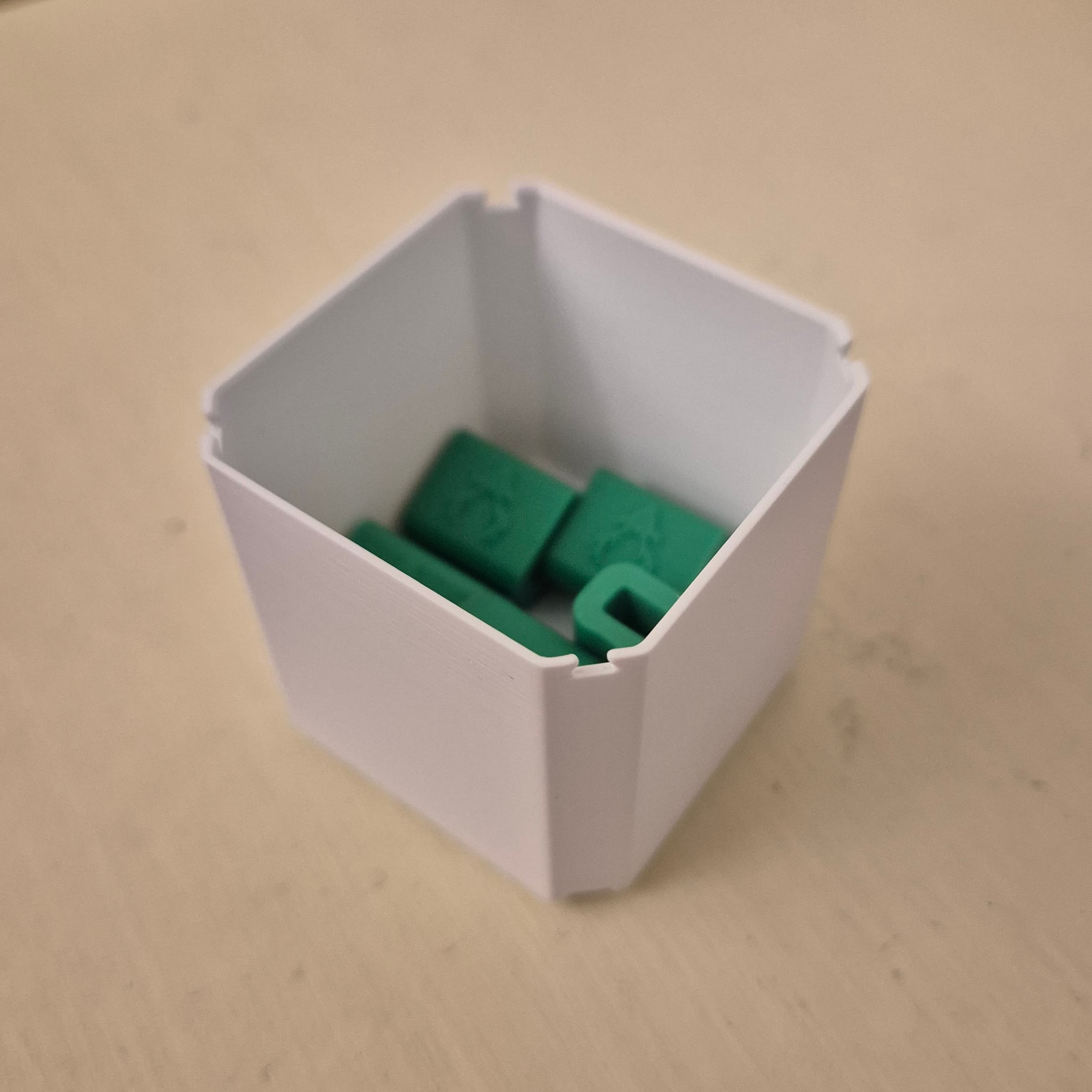 Anycubic Bright White PLA. Gyroid infill.