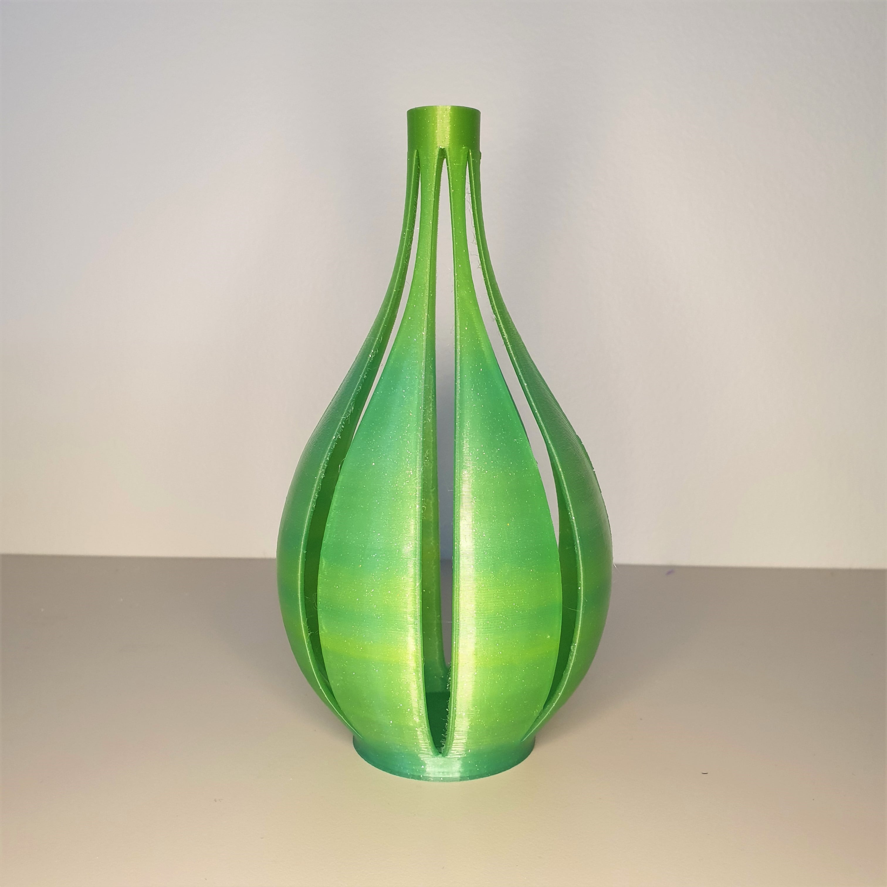Loop Hole Vase 3d model