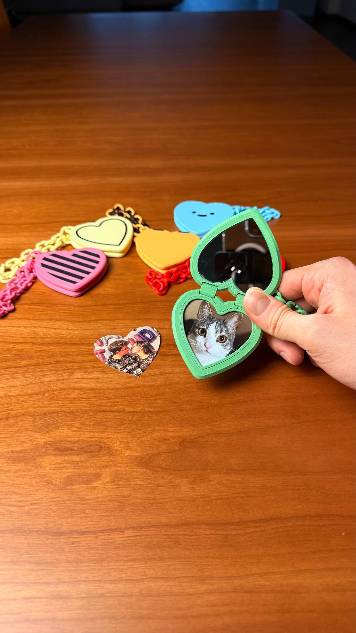 HEART LOCKET | MIRROR OR PHOTO HOLDER 3d model