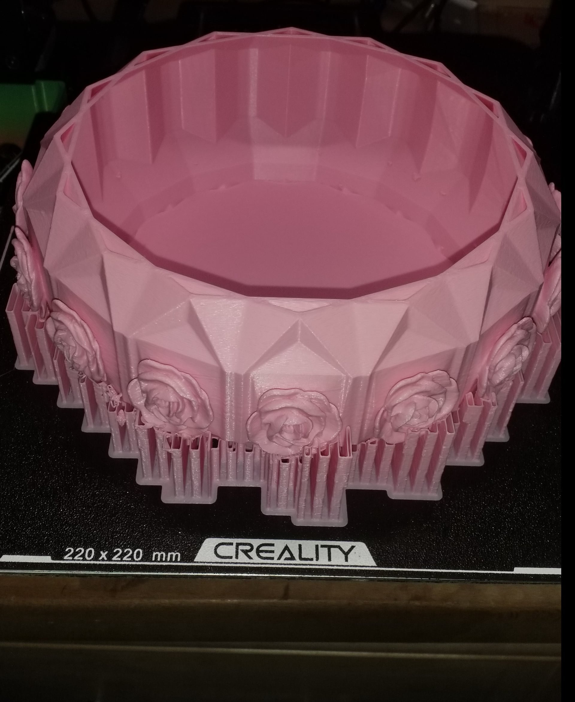 Printed on ender 3 KE and used auto supports to hotbed, this was a mistake as the bottoms of a few of the roses did not have sufficient support (All are passable, one is missing the bottom 3/16in)