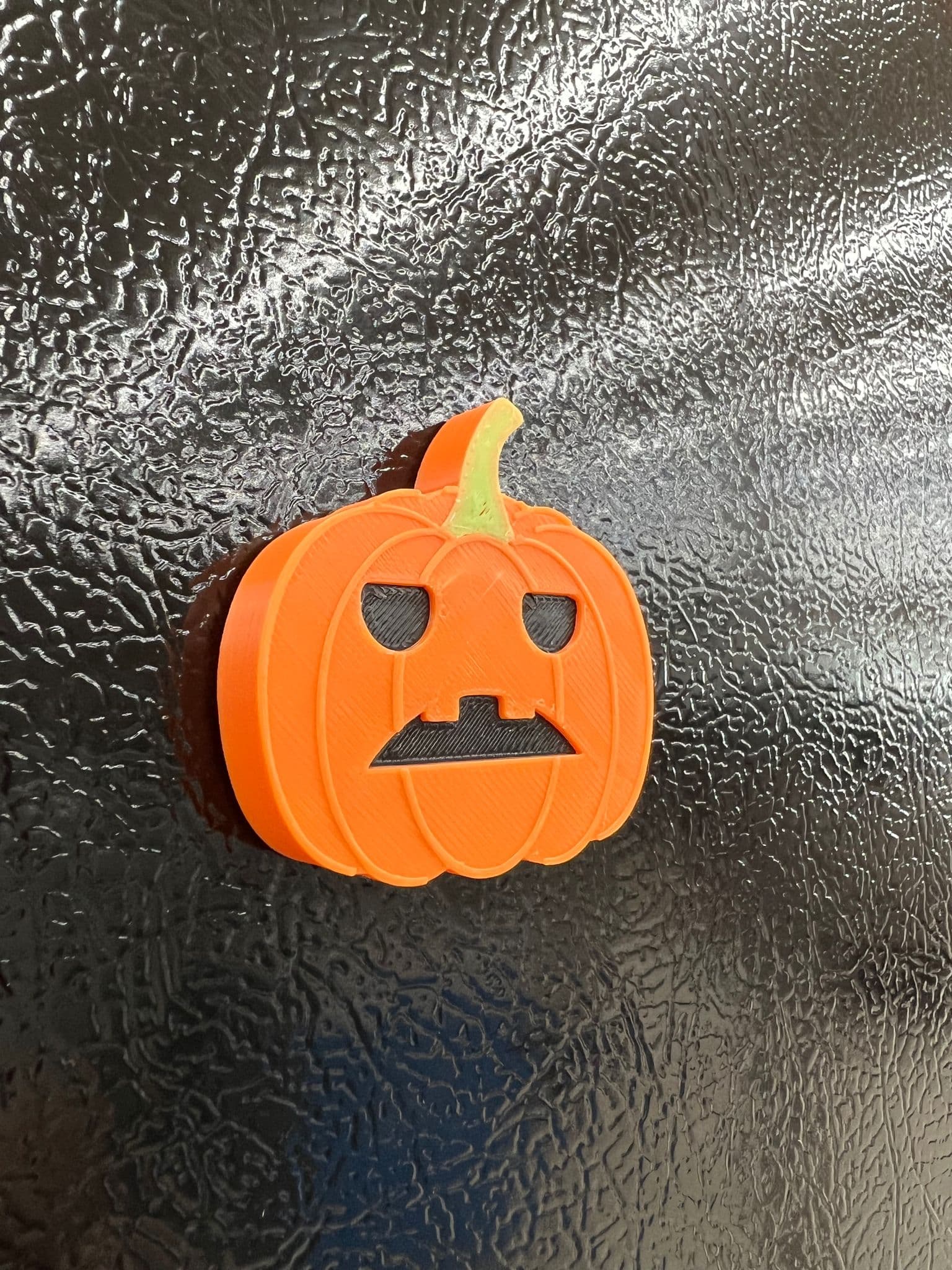 Spooky fridge magnets - Sad bucky - Print in place 3d model