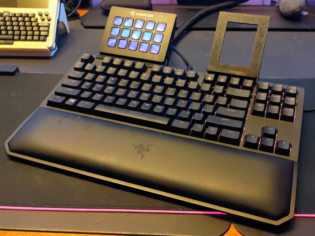 Razer Blackwidow TE Chroma Phone Mount Stand 3d model